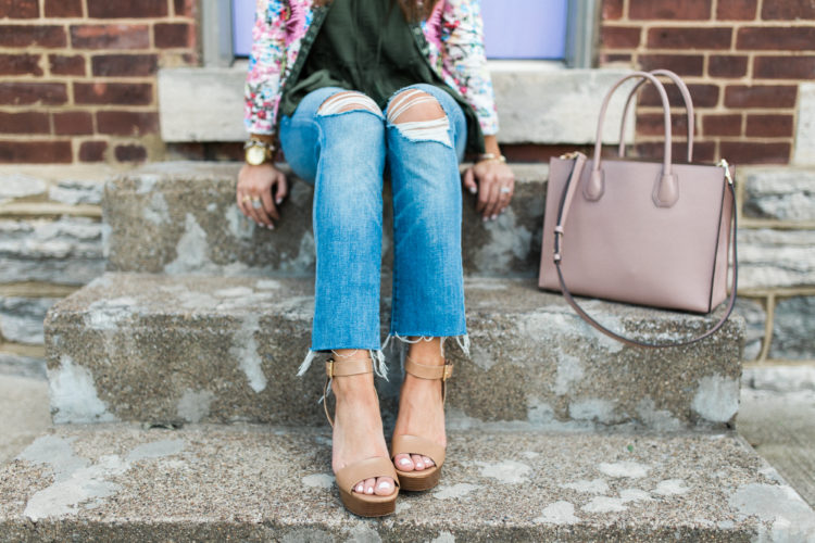 Best Boyfriend Jeans / Platform Sandals