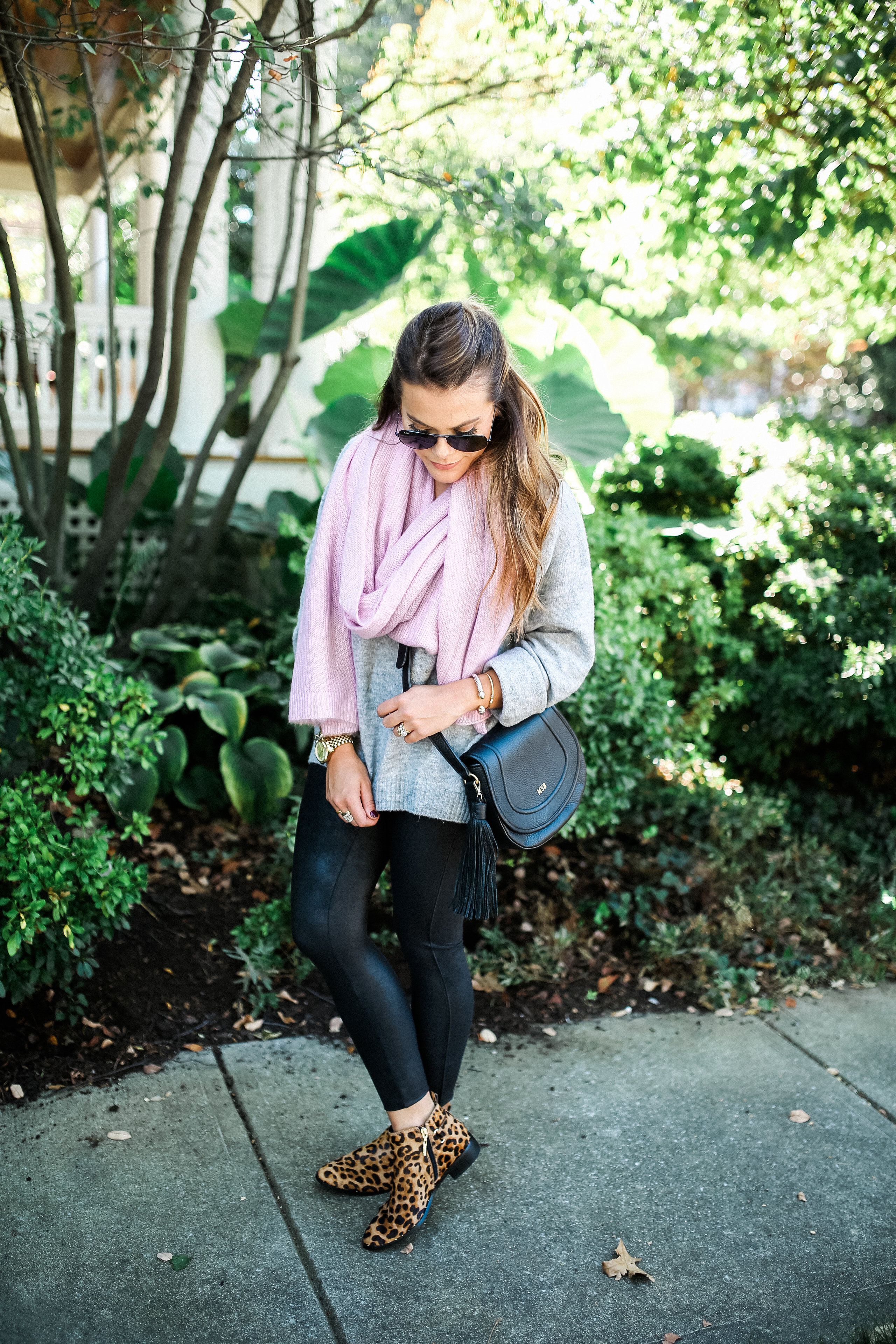 Casual Fall Outfit Idea / Leopard Booties 