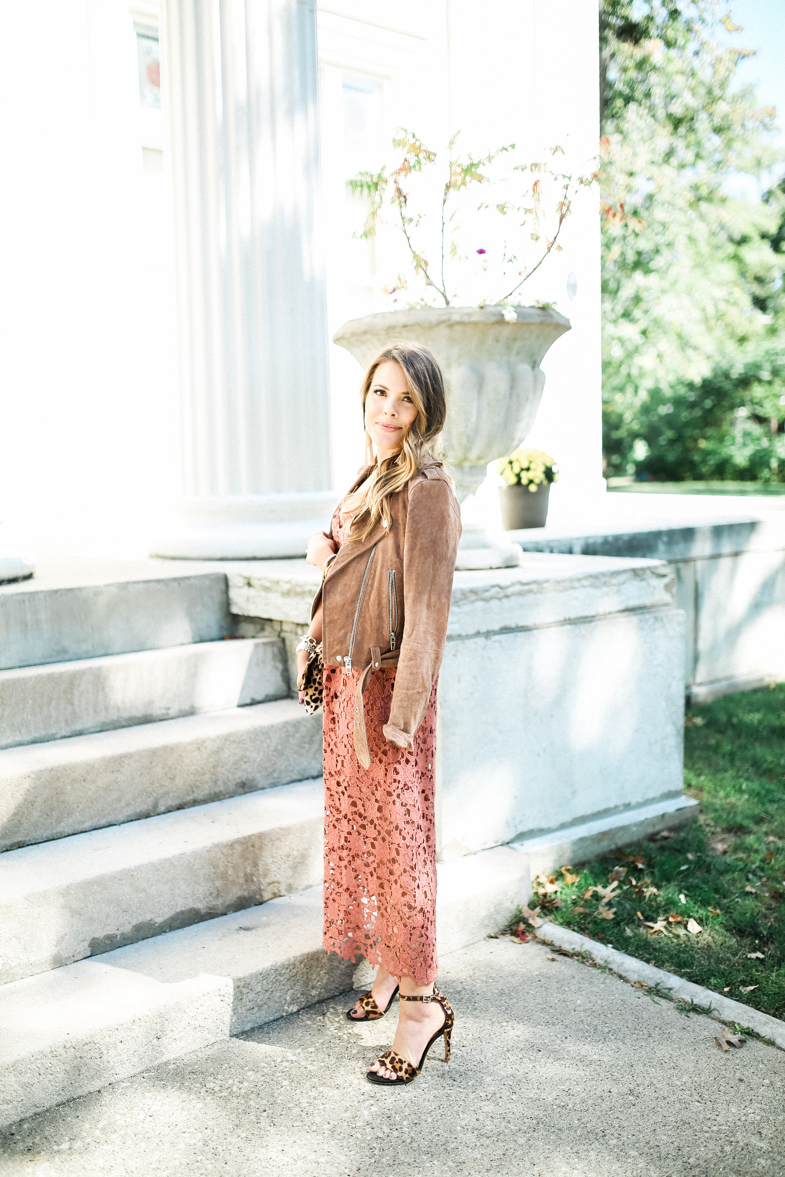 Fall Wedding Outfit Idea / Lace Midi Dress 