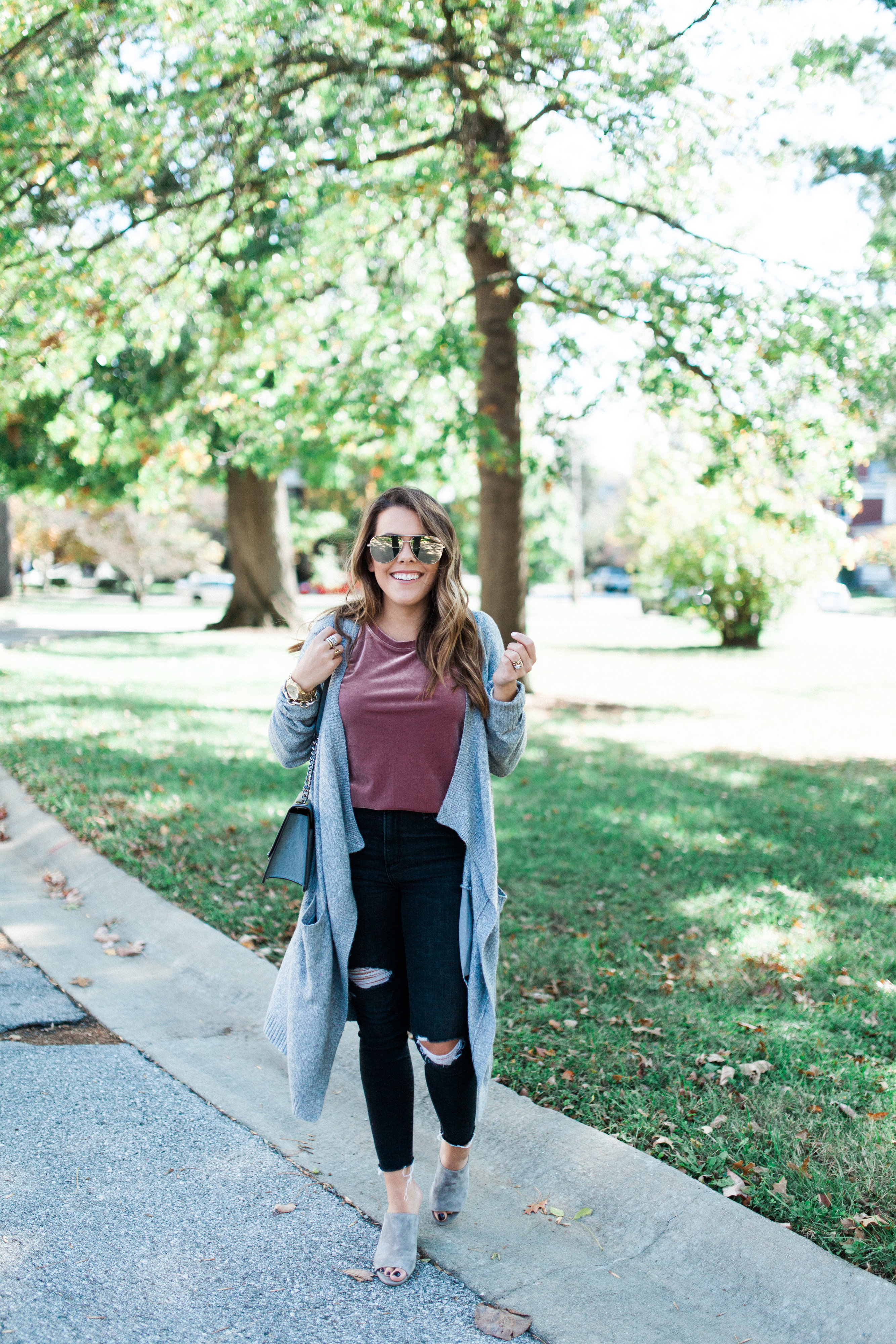 How to wear a velvet tee / fall outfit idea