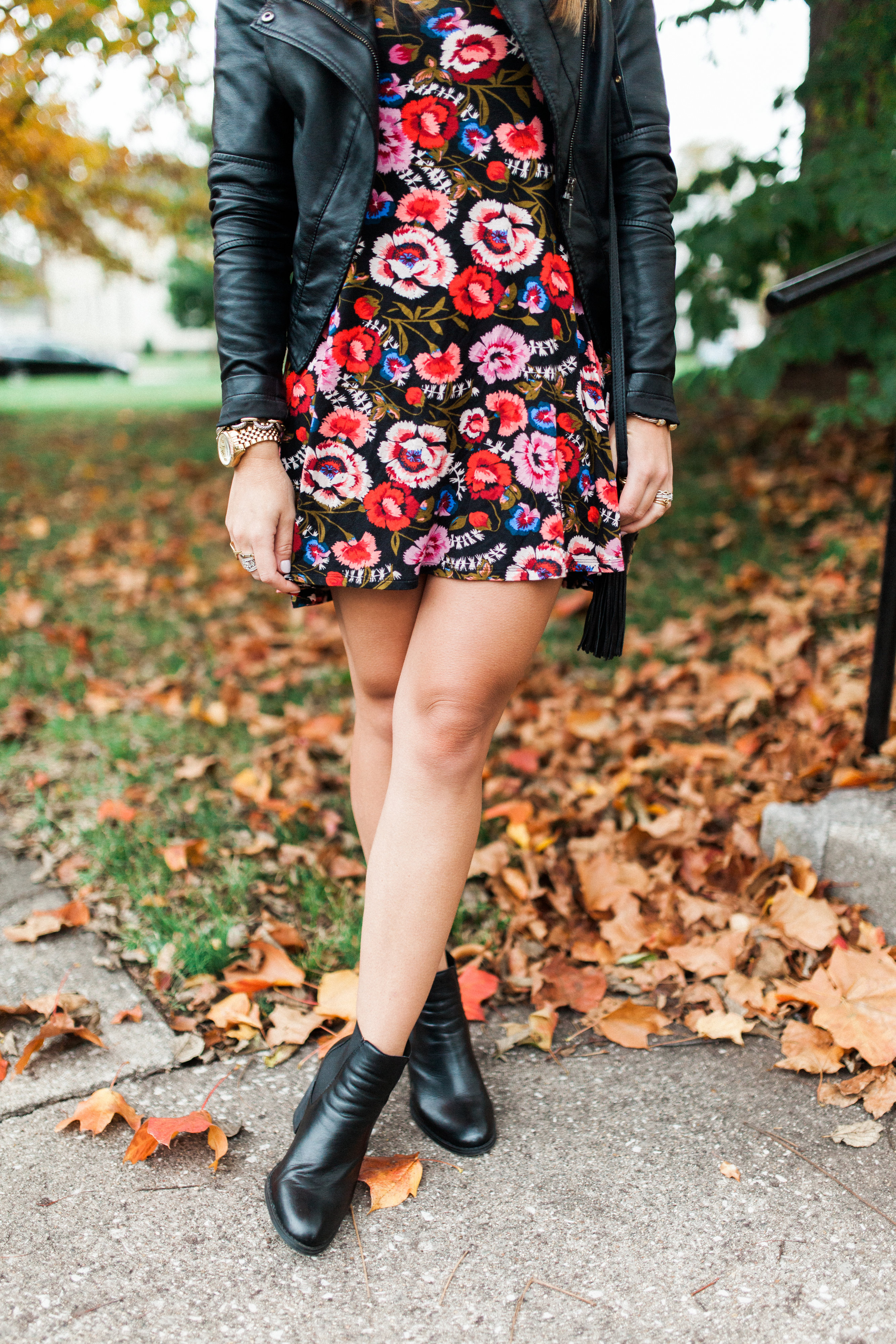 Fall Floral Mini Dress / Fall Outfit Idea 