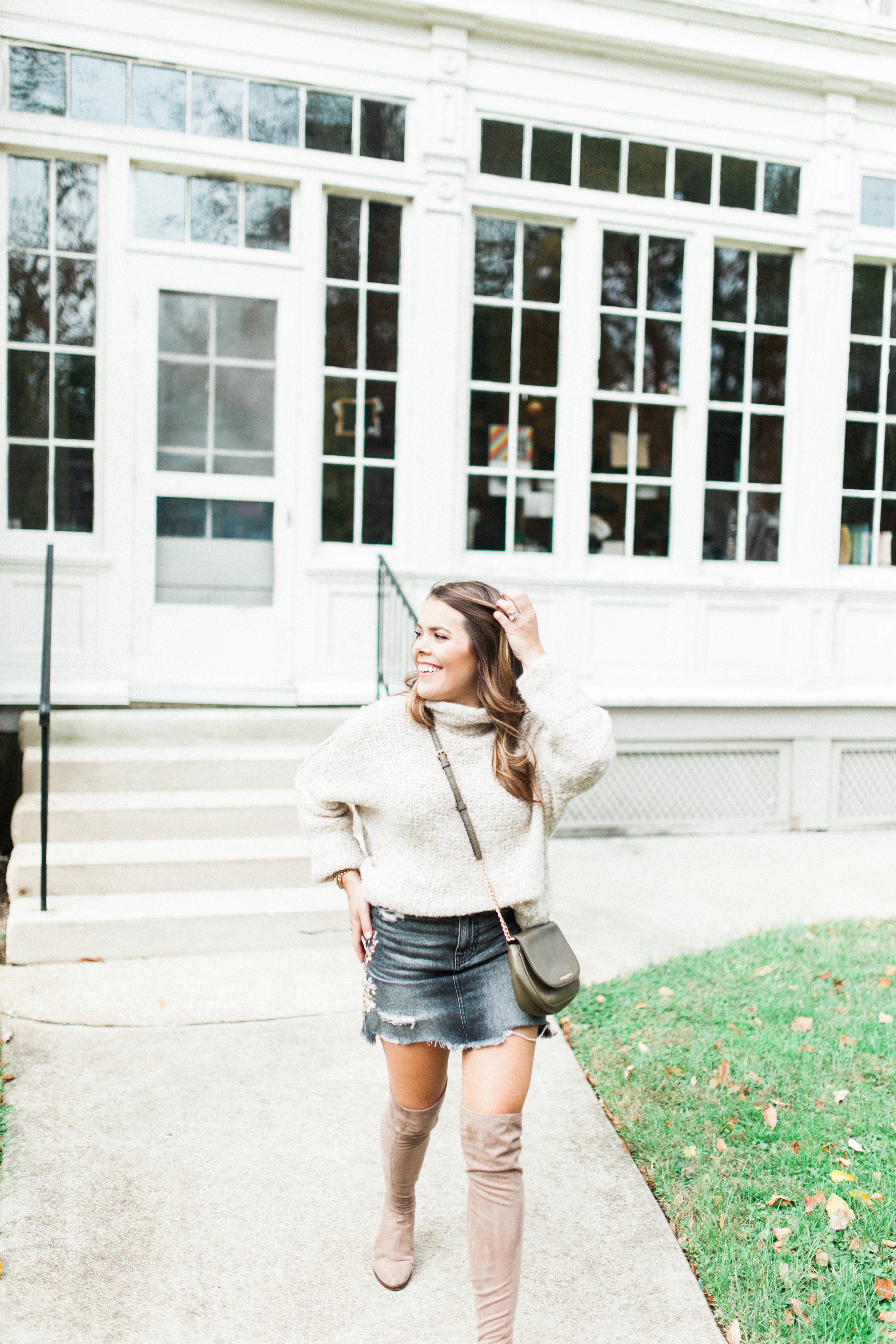 Embroidered Denim Skirt for fall / fall outfit idea 