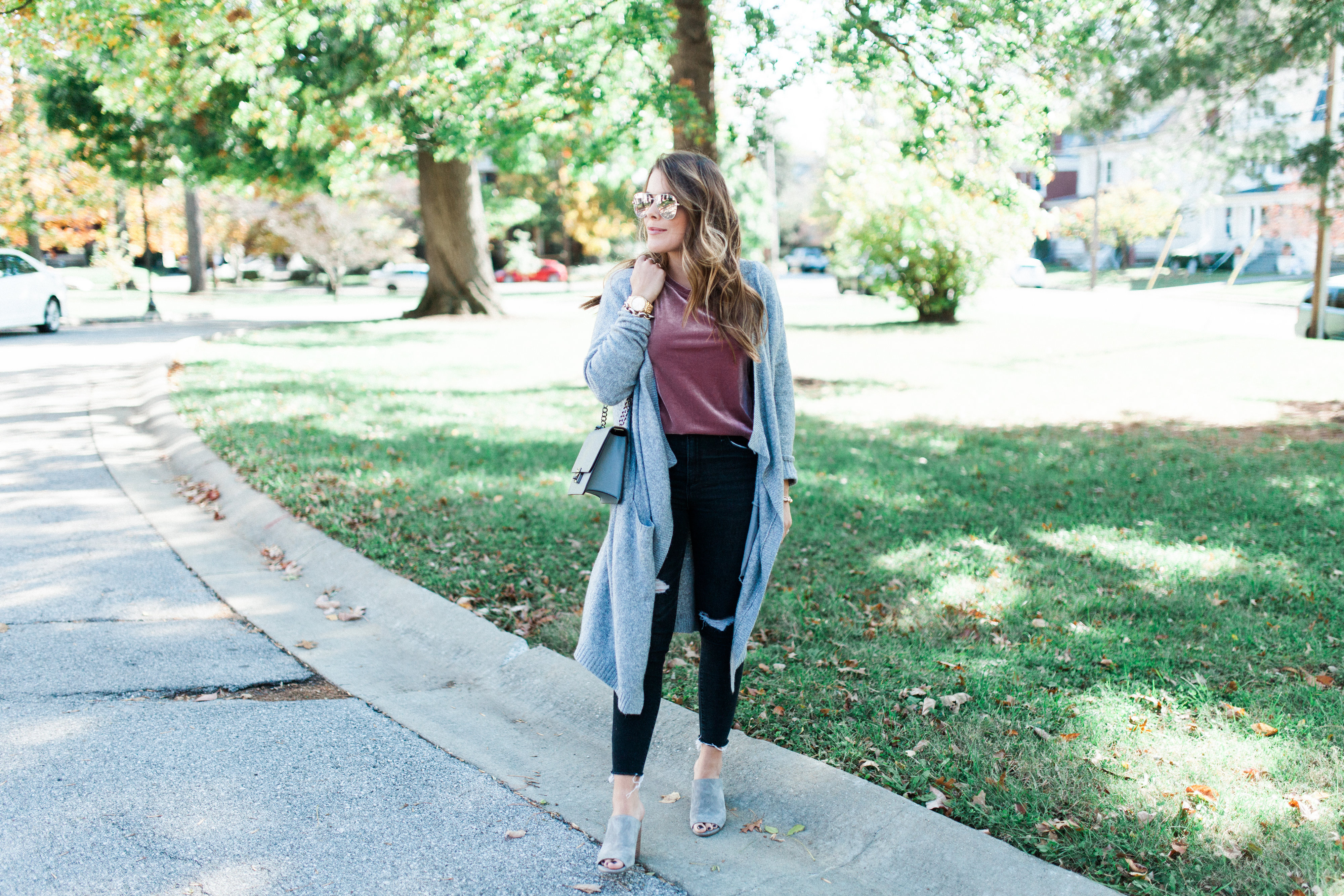 How to wear a velvet tee / fall outfit idea