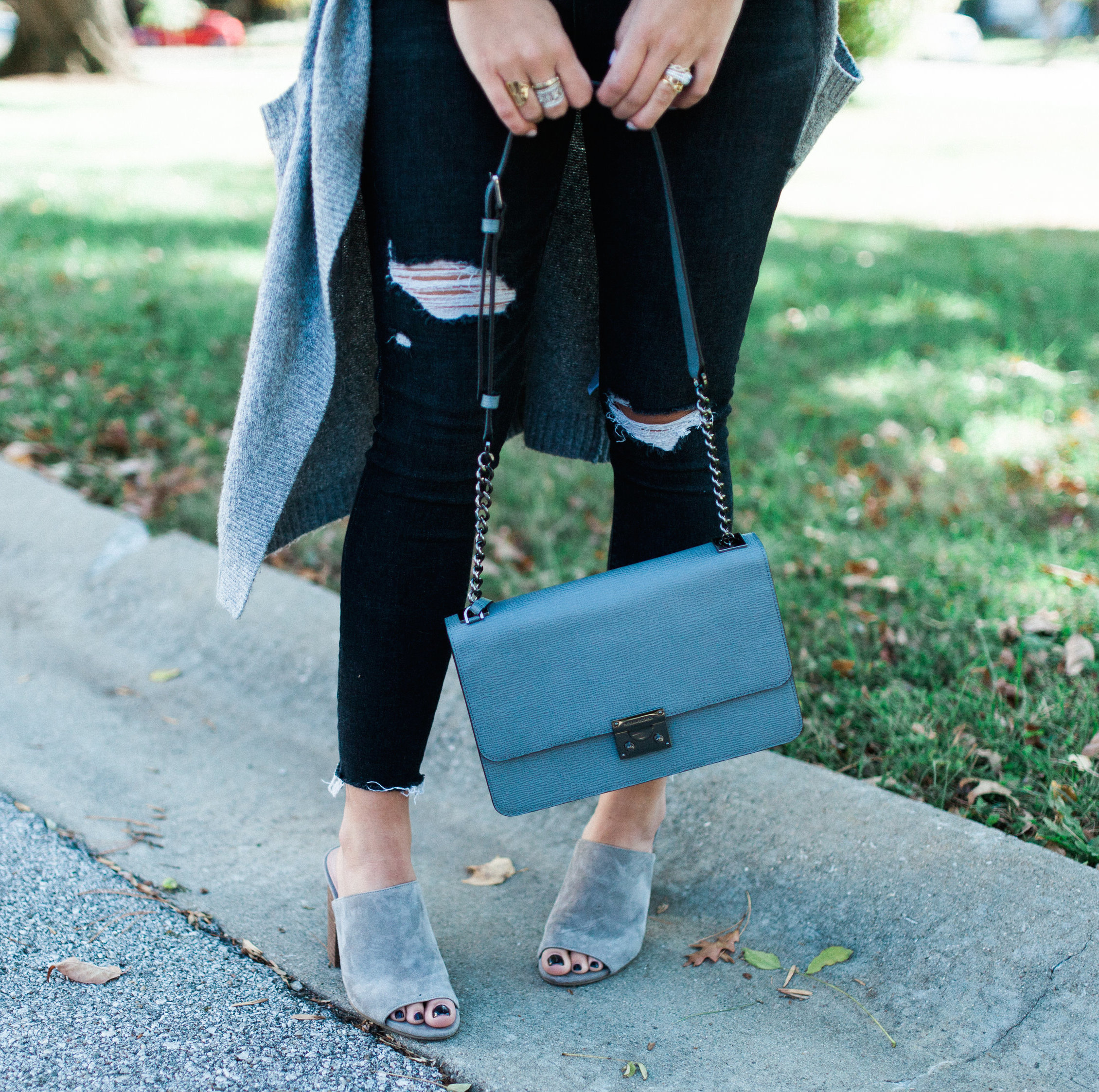 How to wear a velvet tee / fall outfit idea