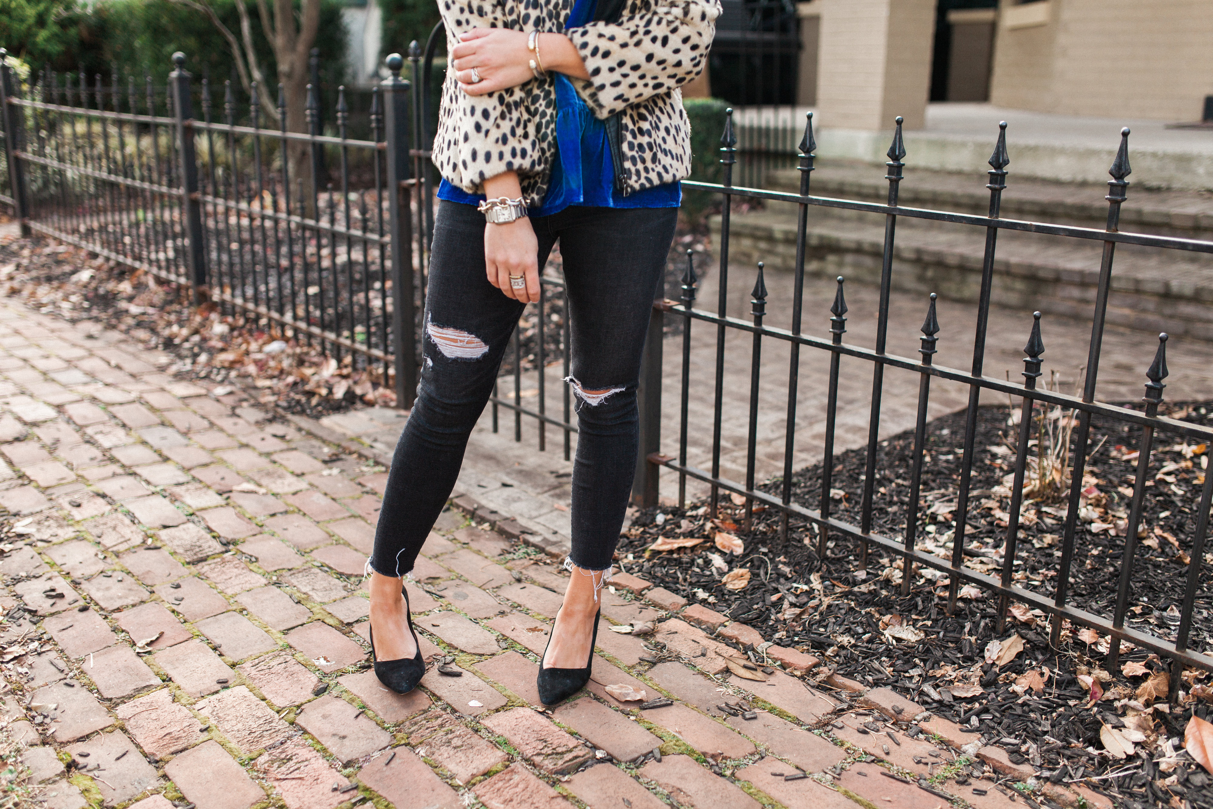 Simple Holiday Outfit / Velvet Peplum TOp 