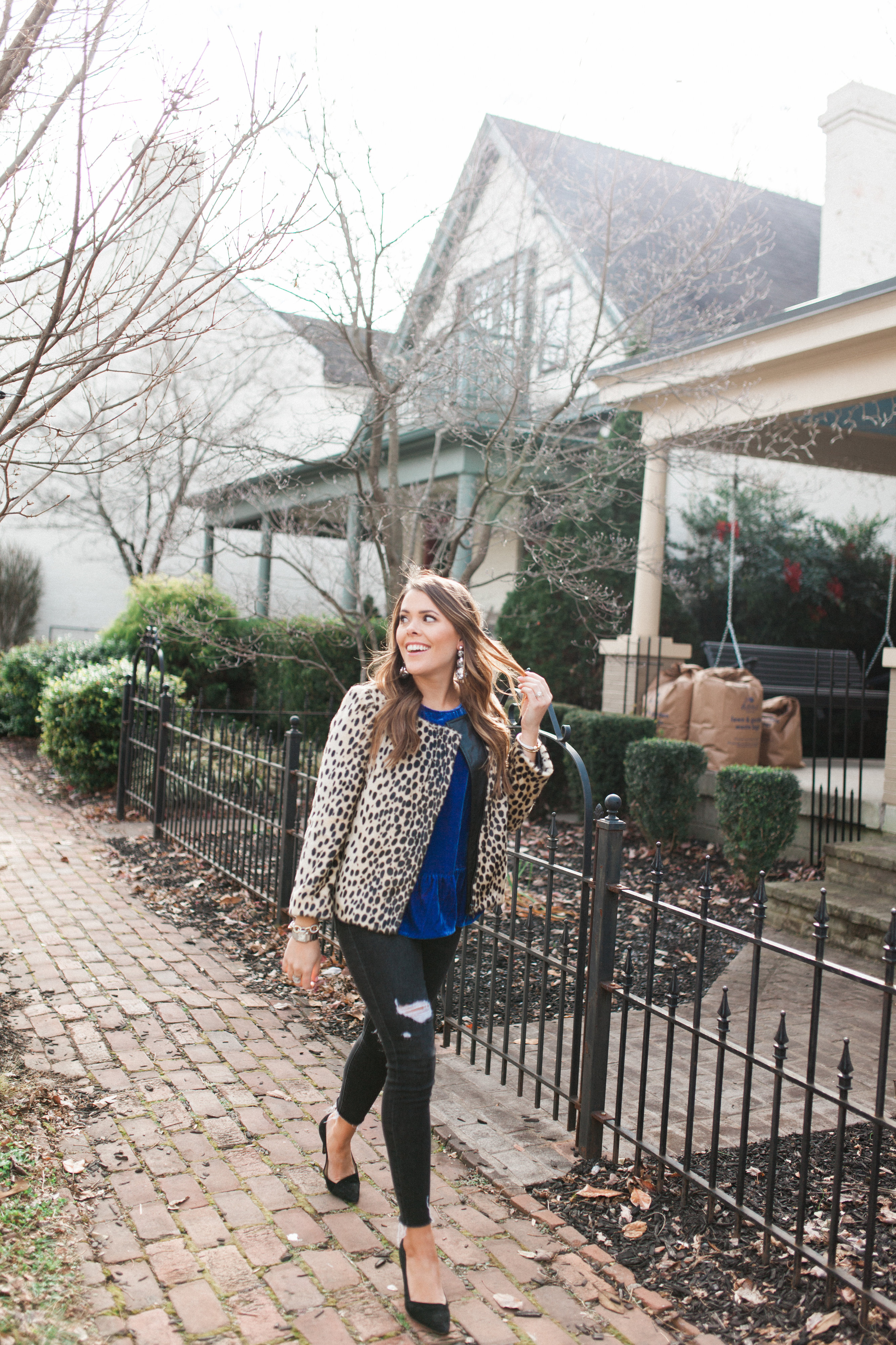 Simple Holiday Outfit / Velvet Peplum TOp 