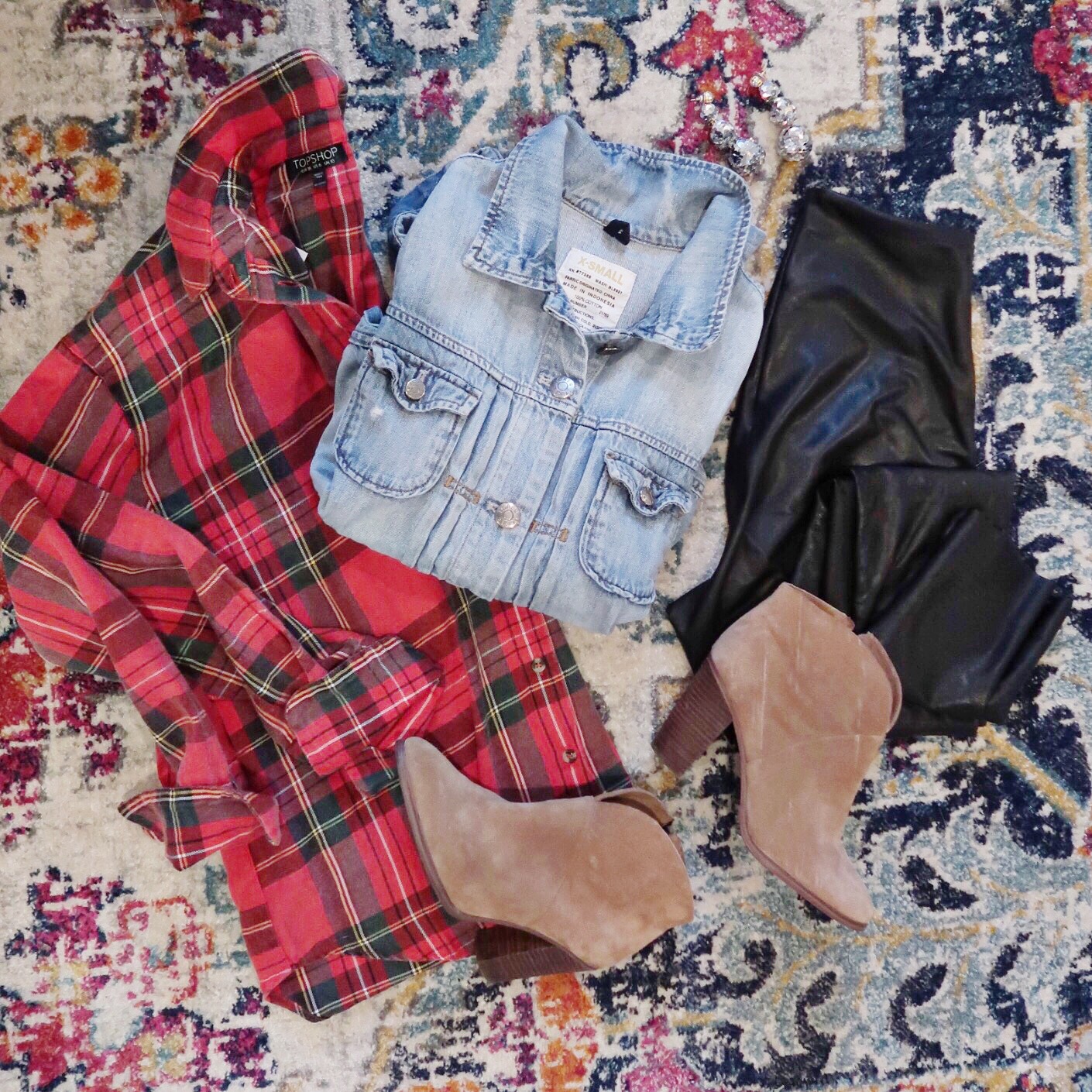 Winter Outfit Ideas / Red Plaid Top