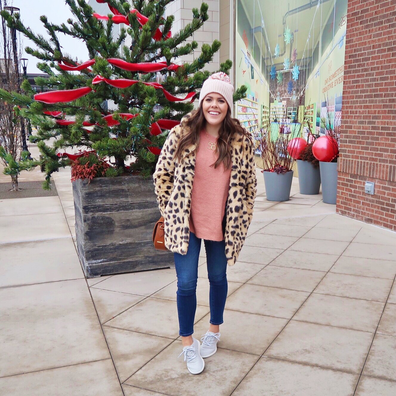 Winter Outfit Ideas / Faux Leopard Coat 