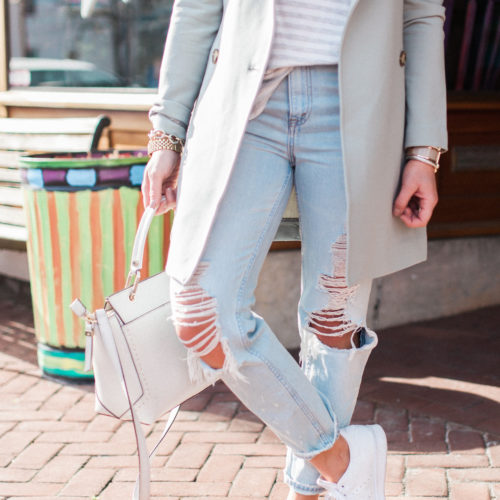 Sporty Spring Outfit / Trench Coat & Boyfriend Jeans