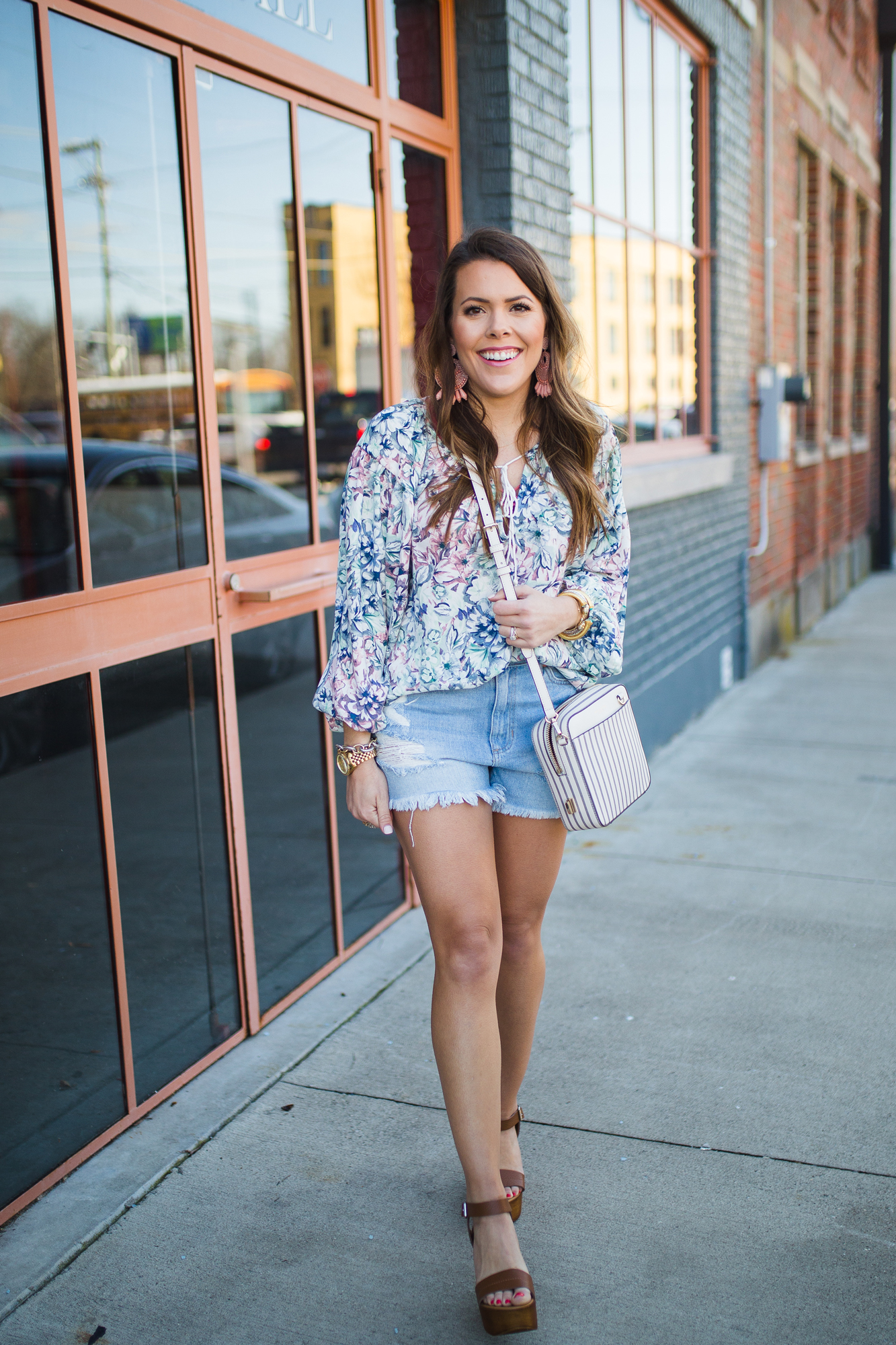 Floral Spring Top / the BEST Denim Shorts 