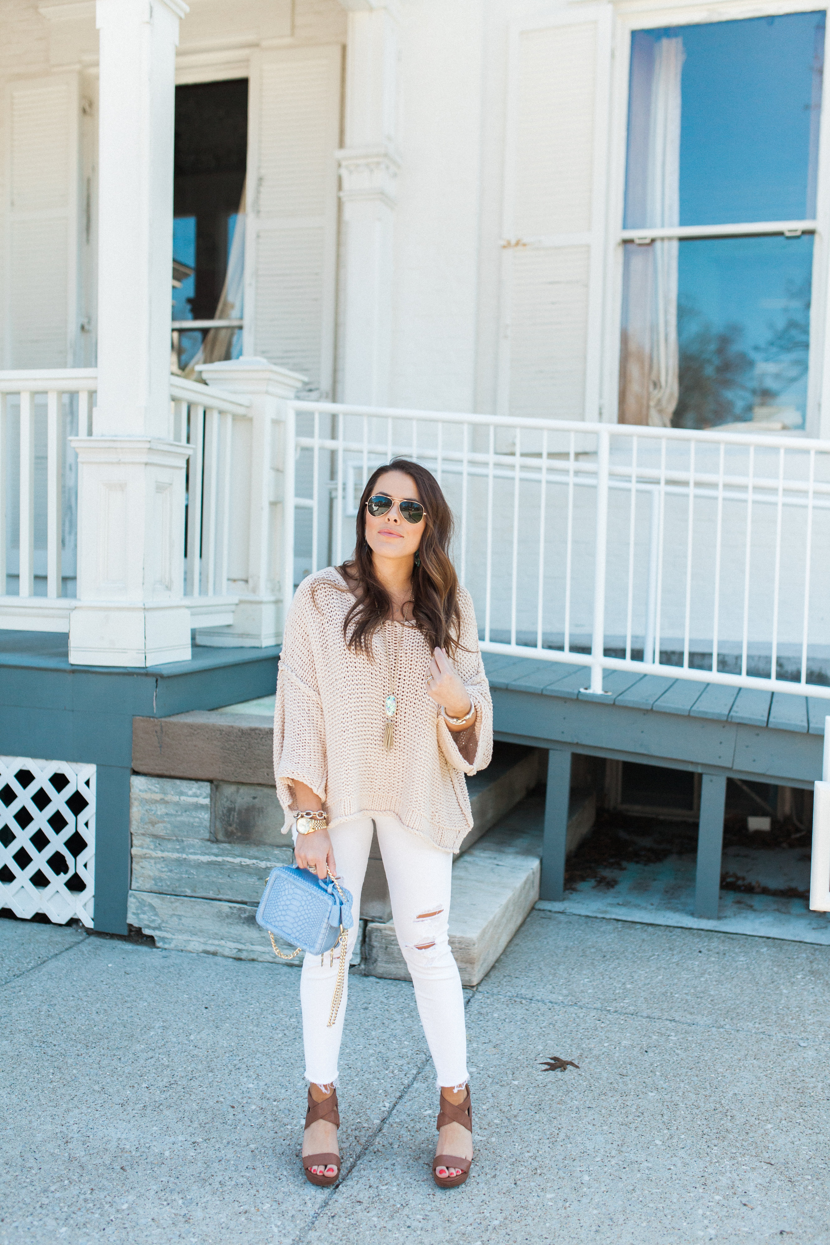 Neutral Spring Outfit / Kendra Scott Jewelry 