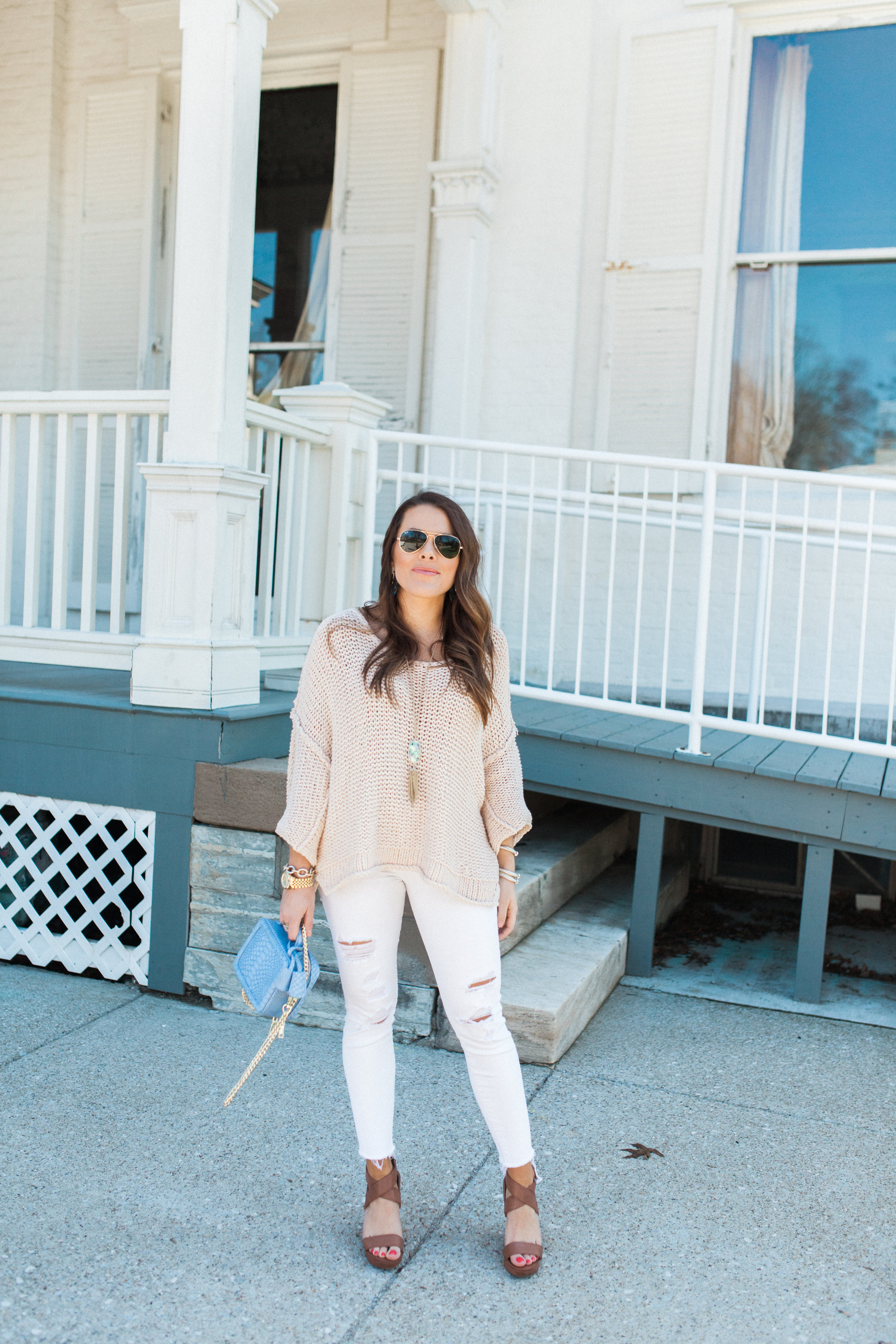 Neutral Spring Outfit / Kendra Scott Jewelry 