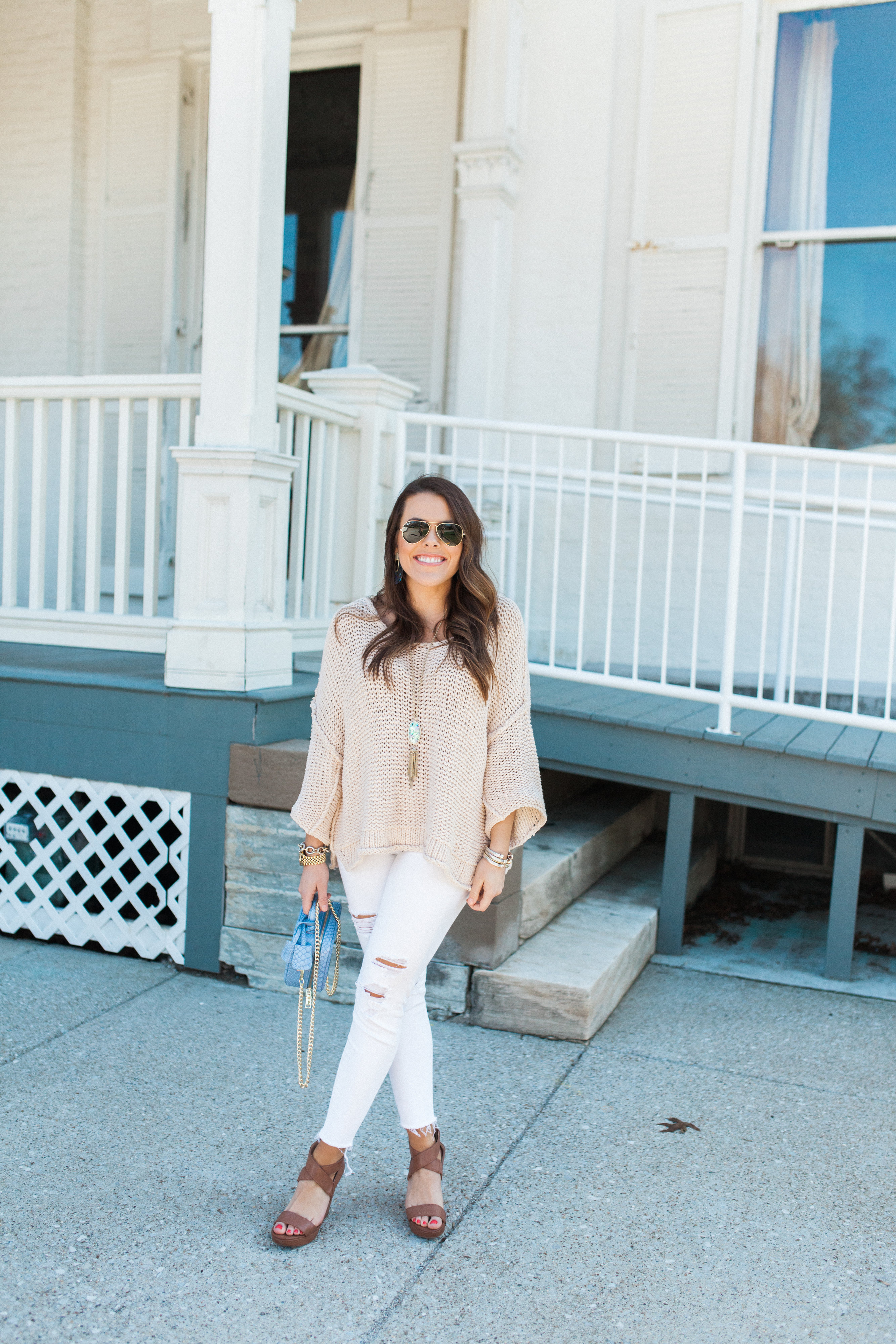 Neutral Spring Outfit / Kendra Scott Jewelry 