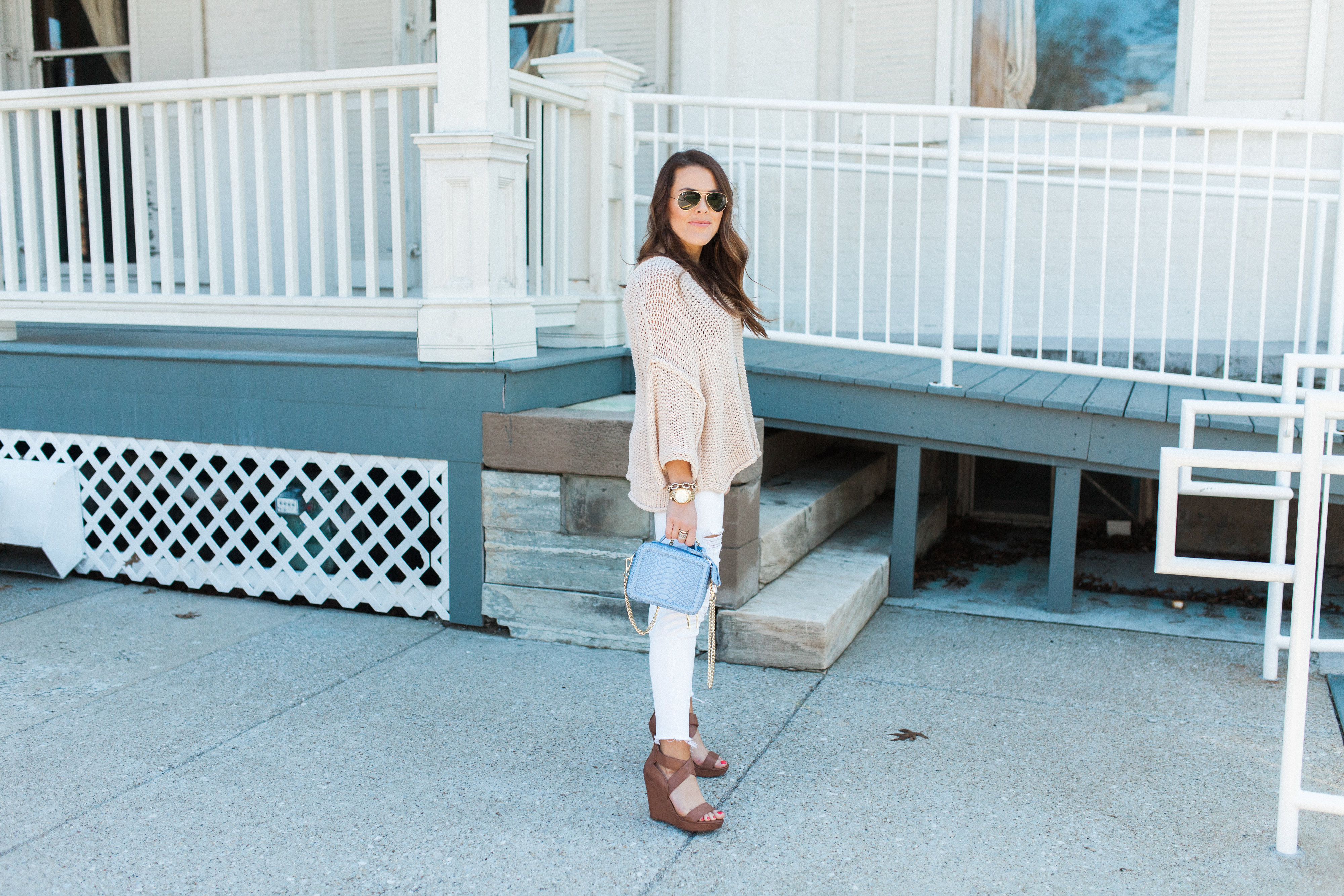 Neutral Spring Outfit / Kendra Scott Jewelry 