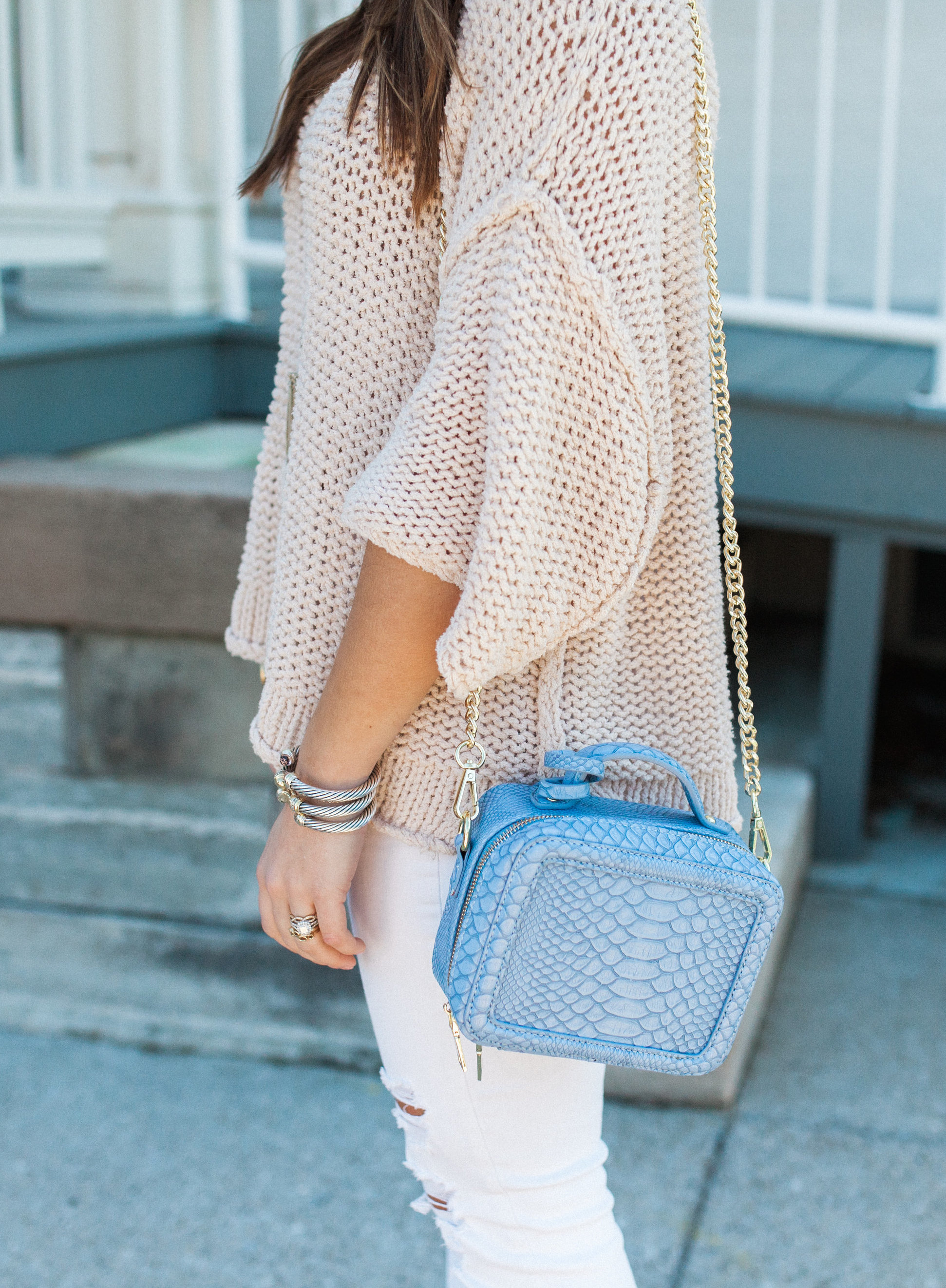 Neutral Spring Outfit / Kendra Scott Jewelry 