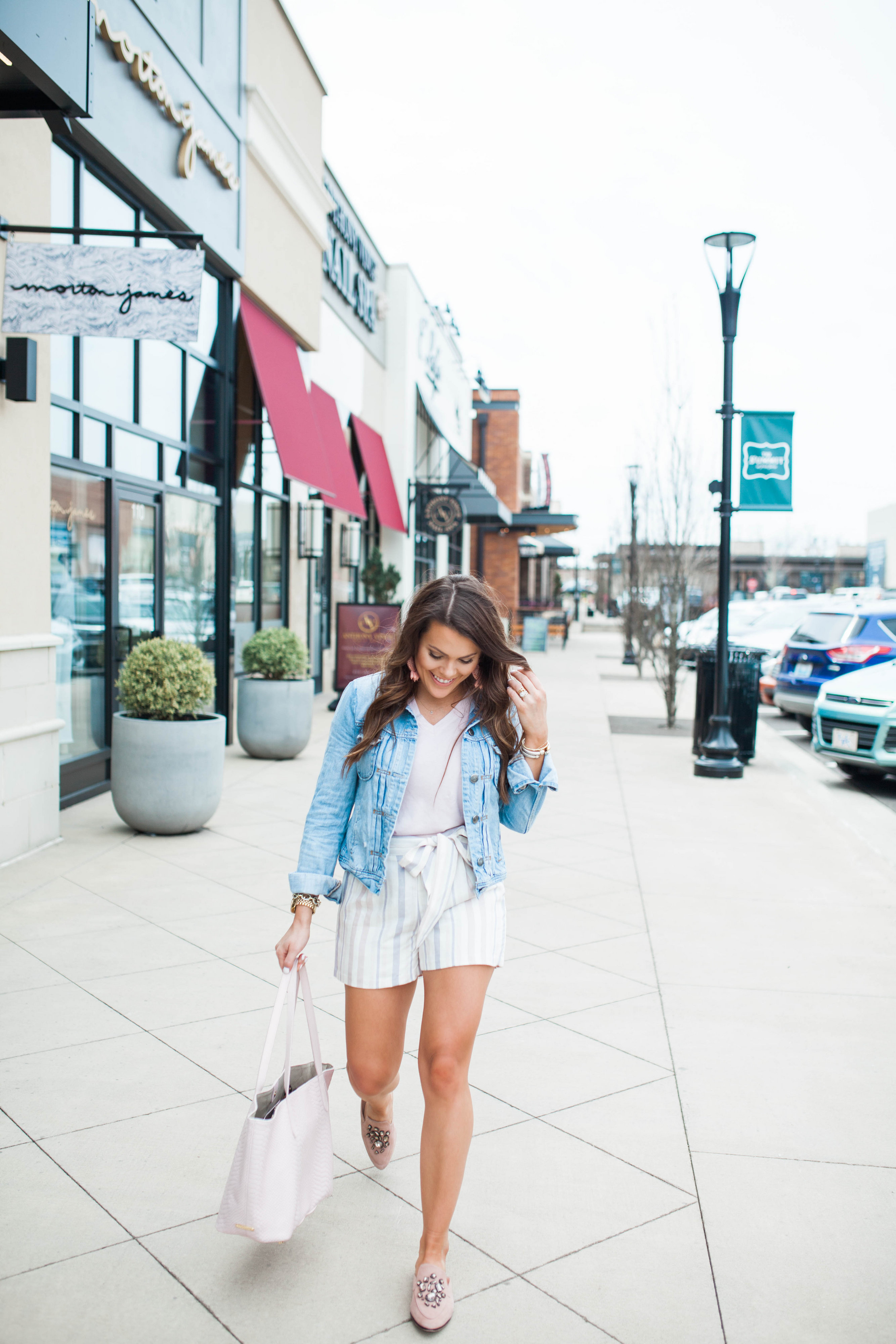 Spring Stripe Shorts / Spring Outfit Inspo / How to style a denim jacket for spring