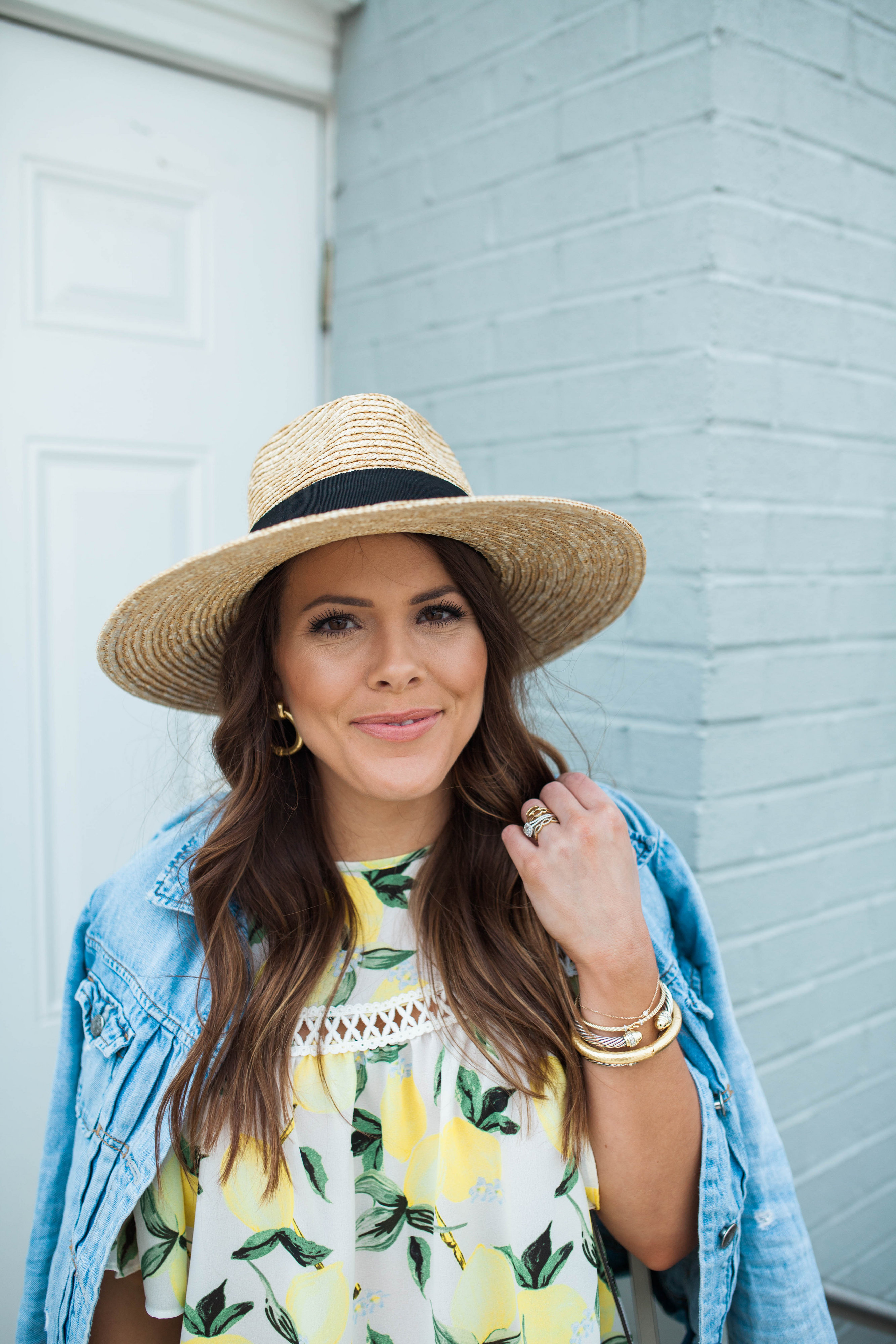 Lemon Print Top / White jeans 