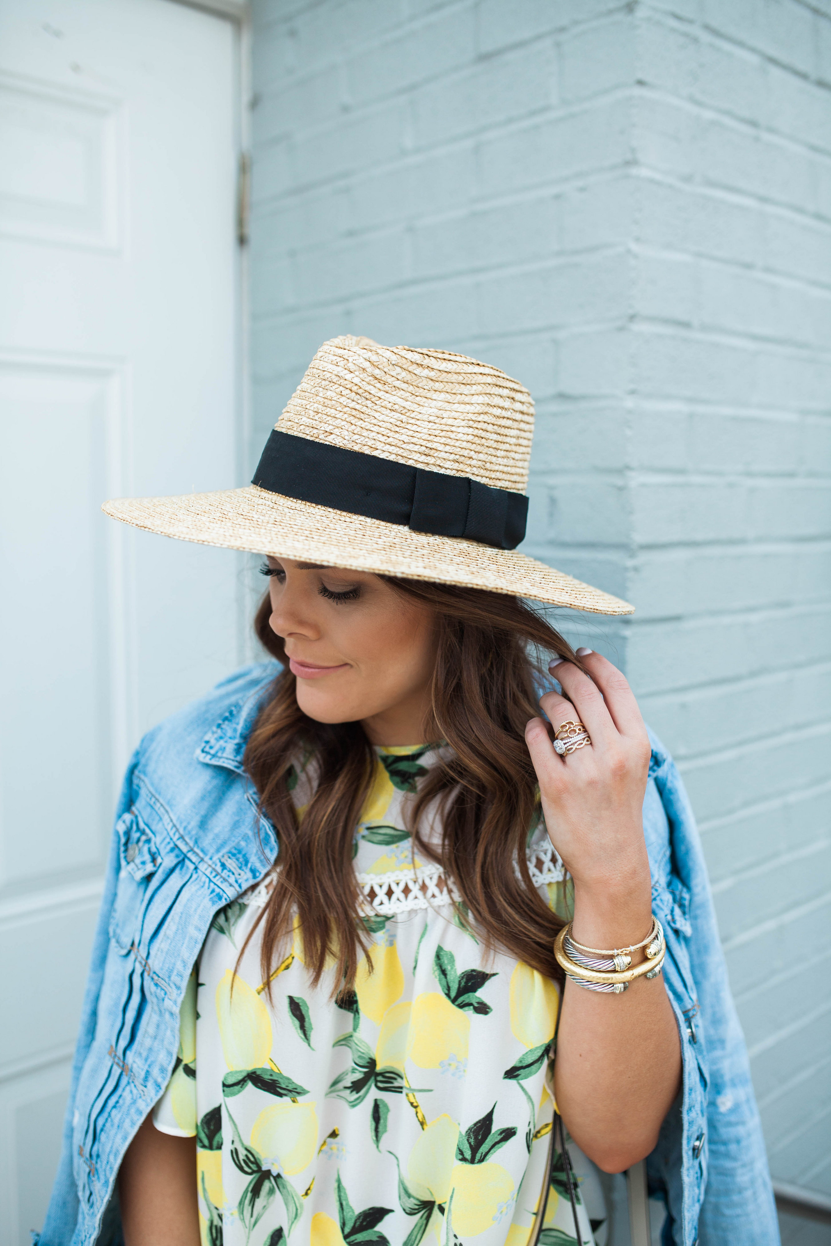 Lemon Print Top / White jeans 