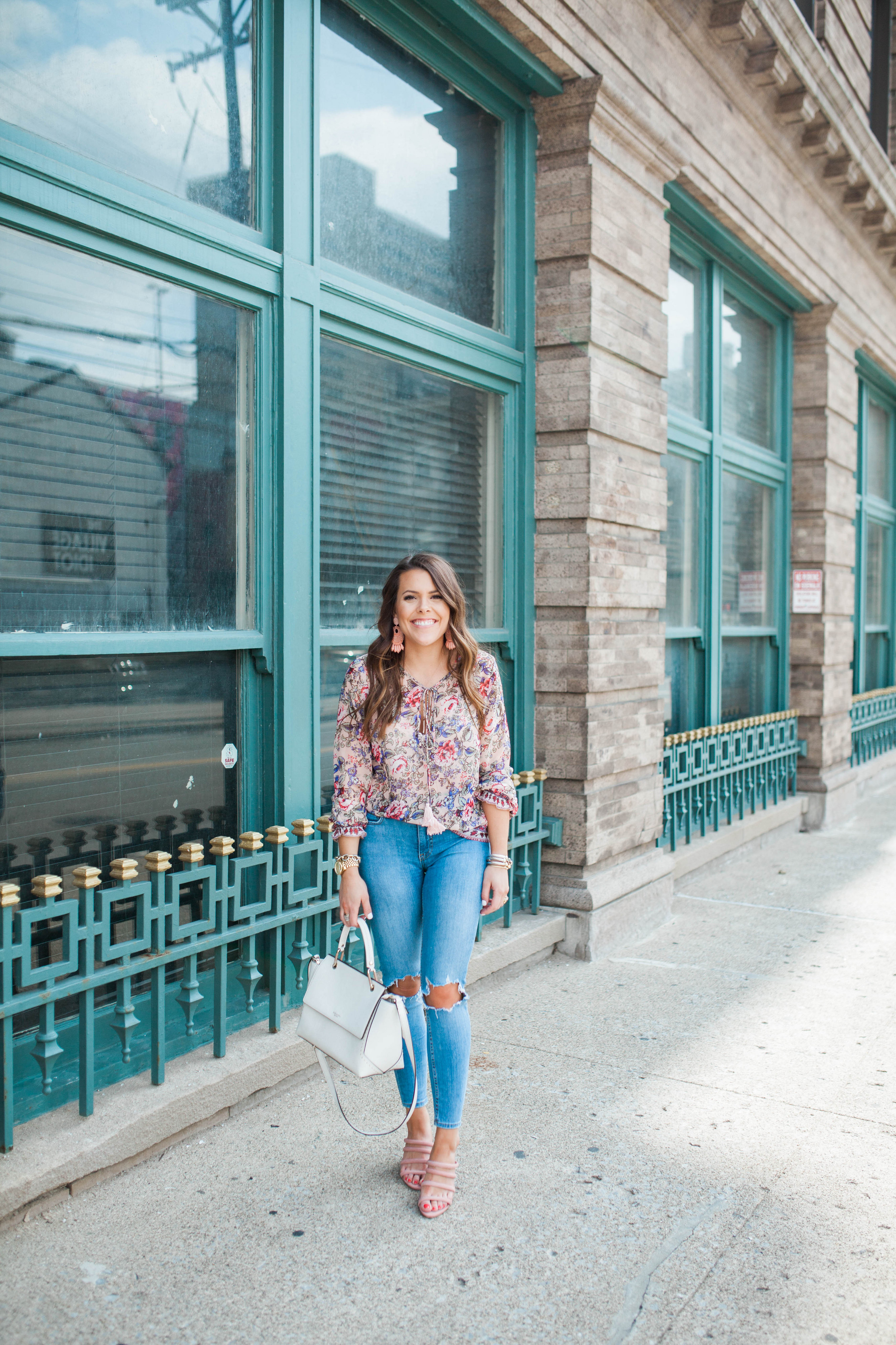 Casual Date Night Outfit / Floral Top / Spring Outfit Inspo 