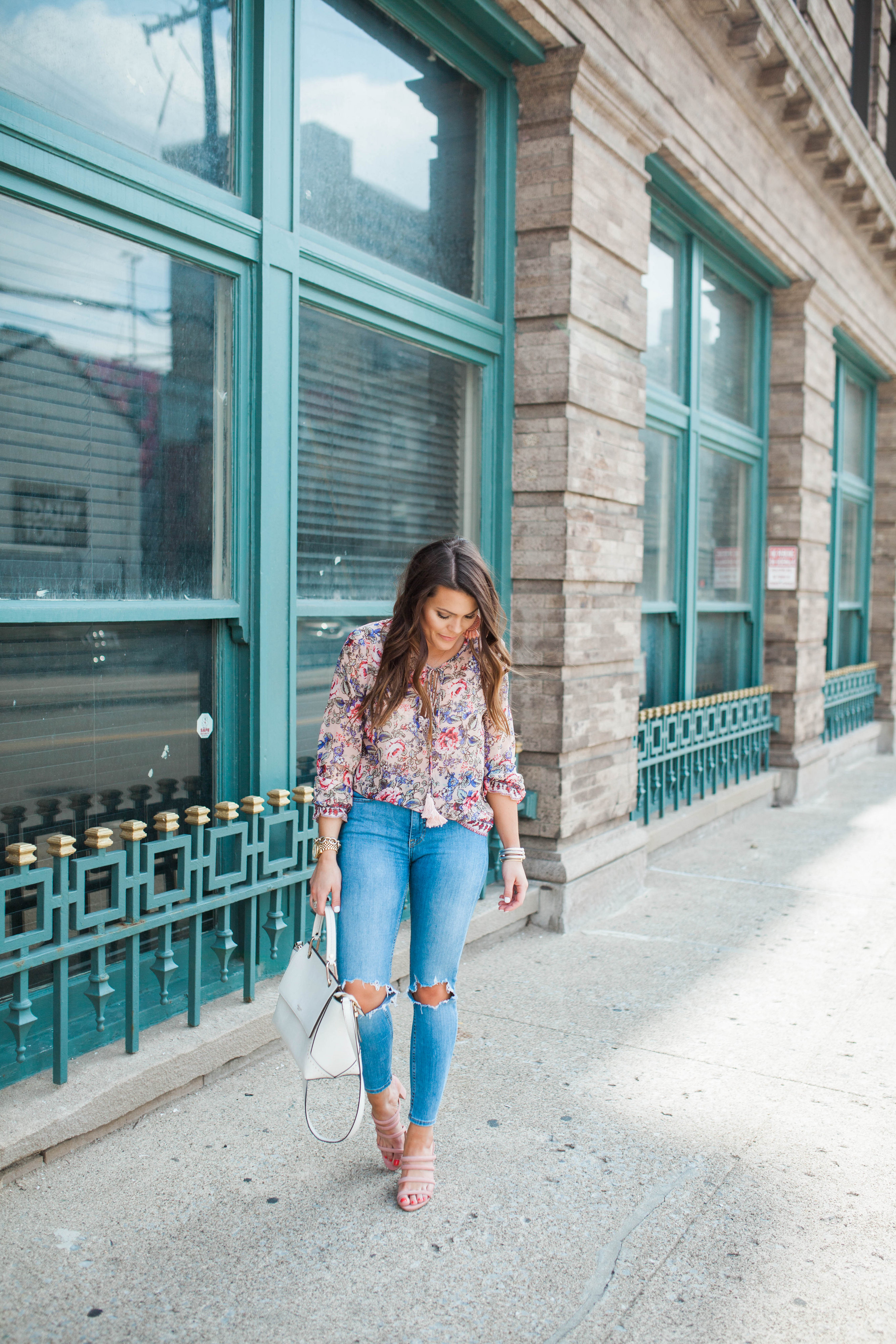 Casual Date Night Outfit / Floral Top / Spring Outfit Inspo 