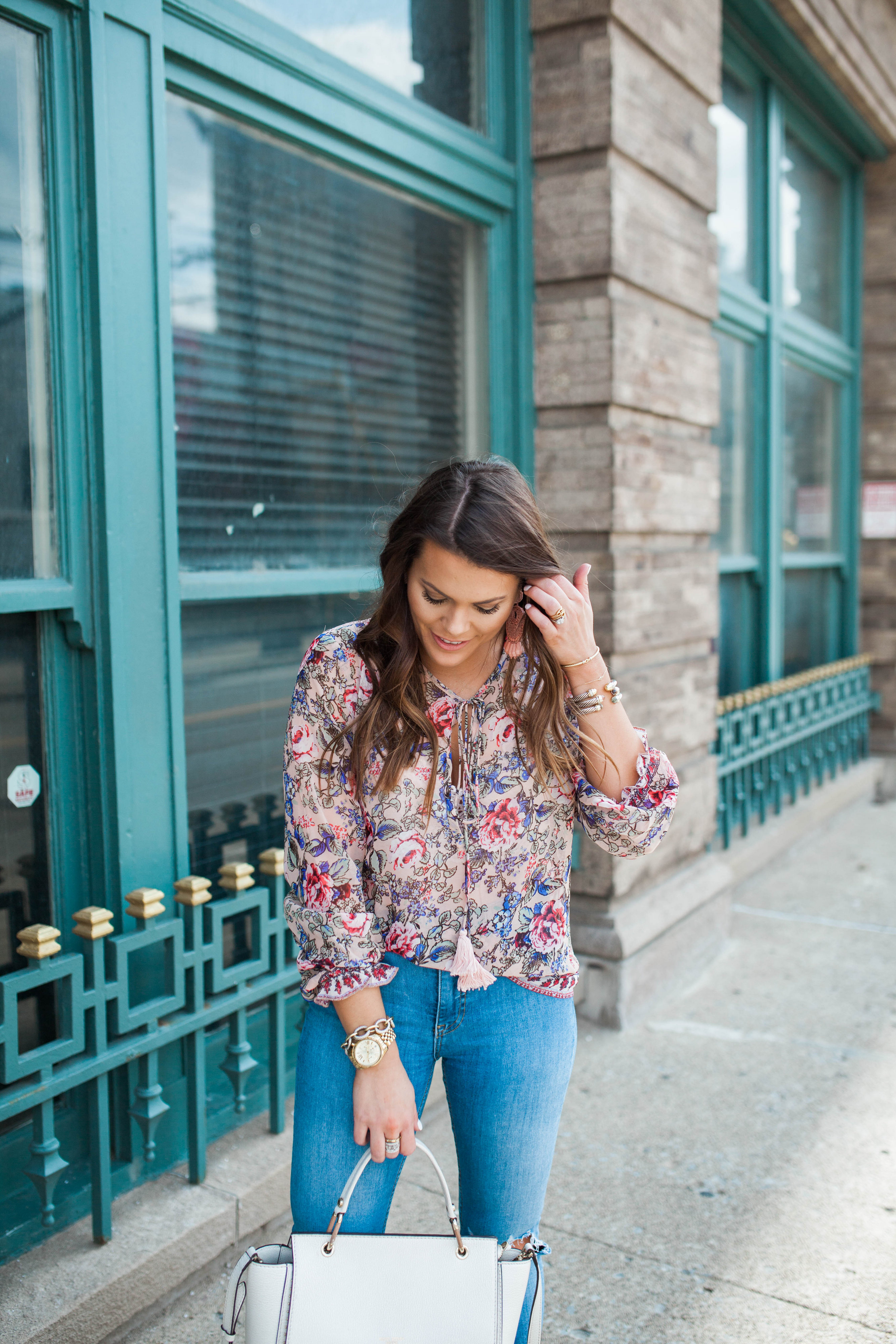 Casual Date Night Outfit / Floral Top / Spring Outfit Inspo 