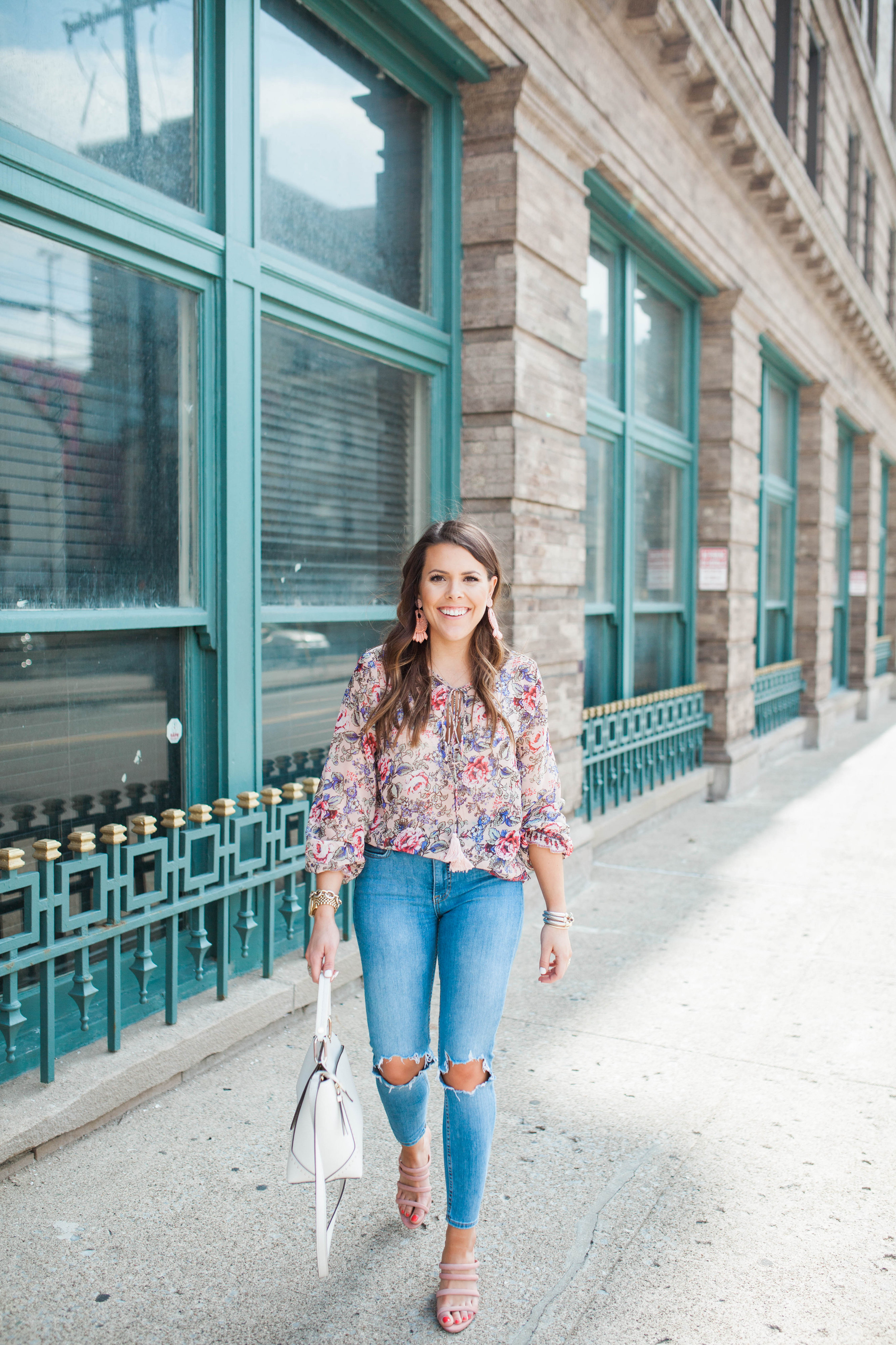 Casual Date Night Outfit / Floral Top / Spring Outfit Inspo 