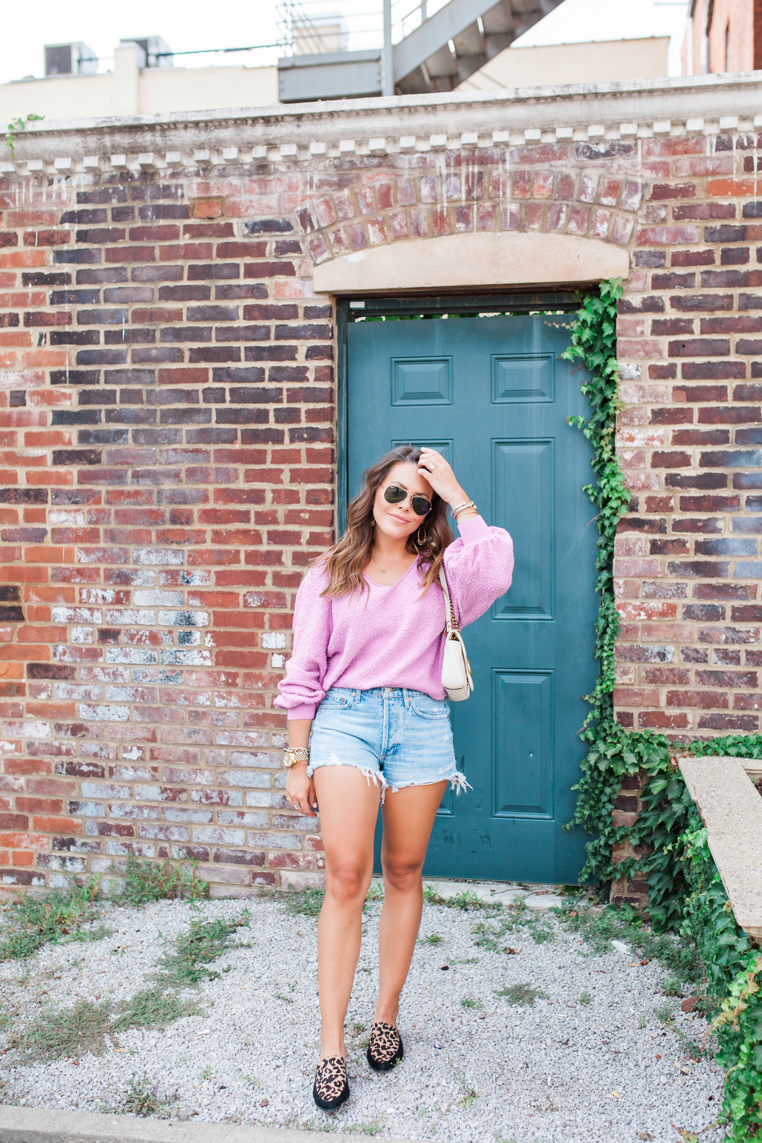 How to wear jean shorts into fall / Free People Sweater / The BEST denim shorts