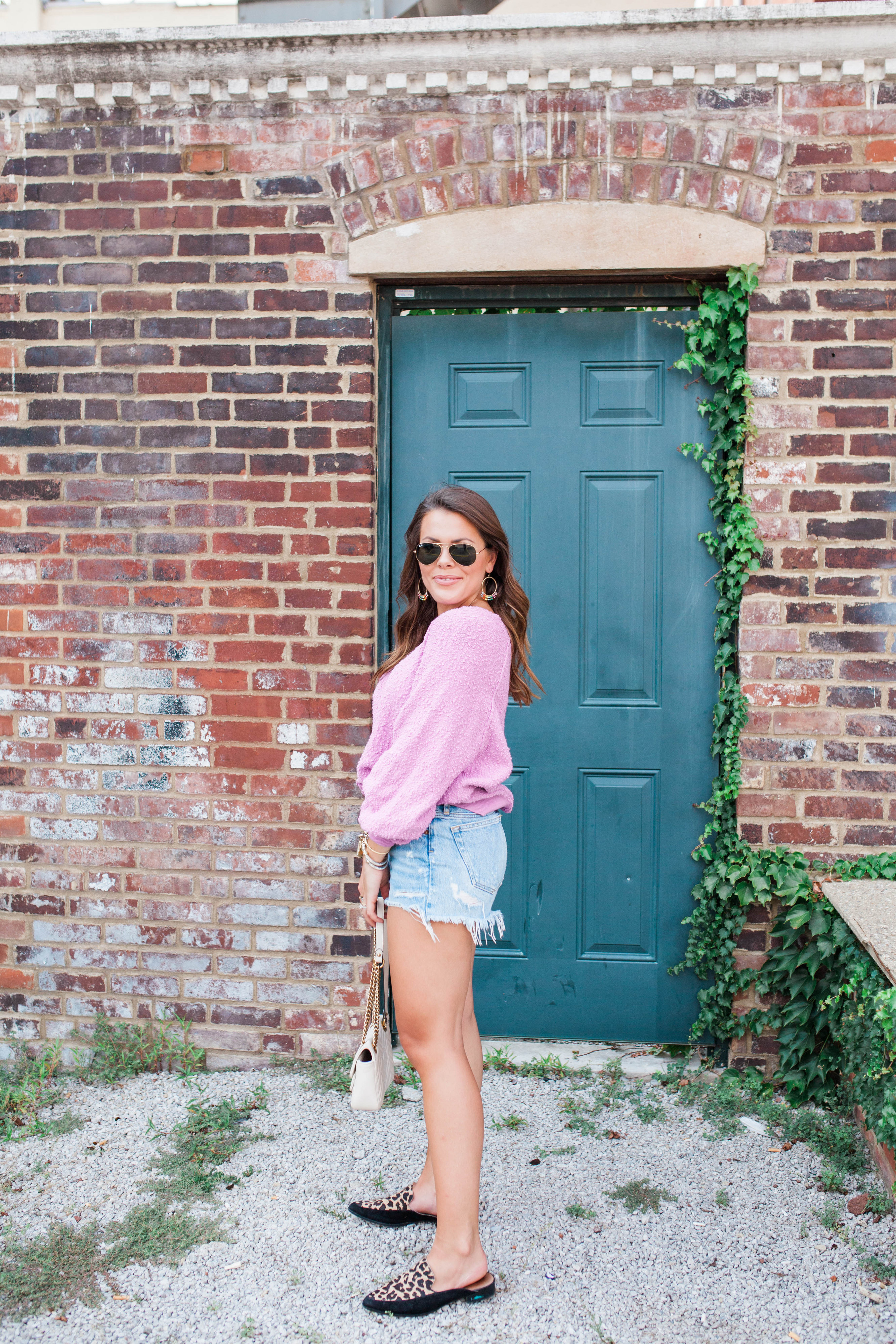 How to wear jean shorts into fall / Free People Sweater / The BEST denim shorts