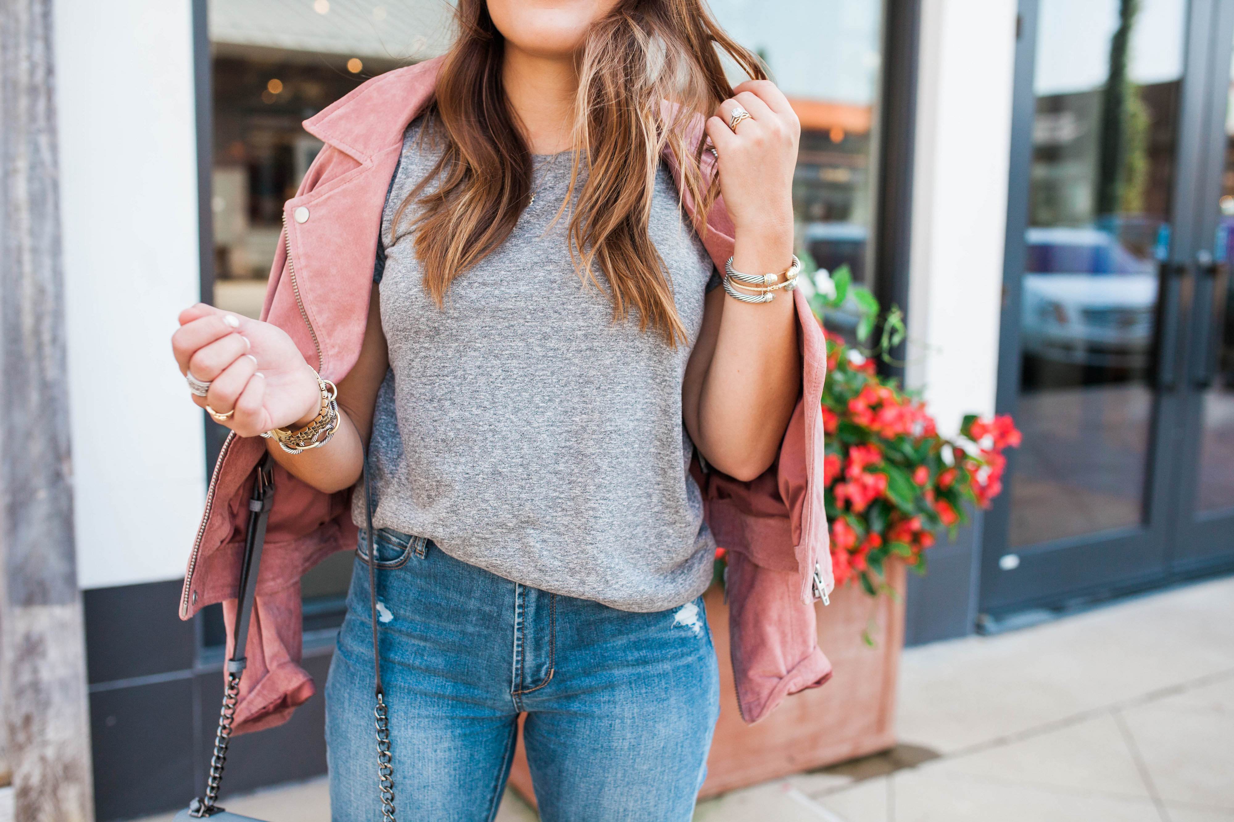 The BEST grey tee / Casual Fall Style 