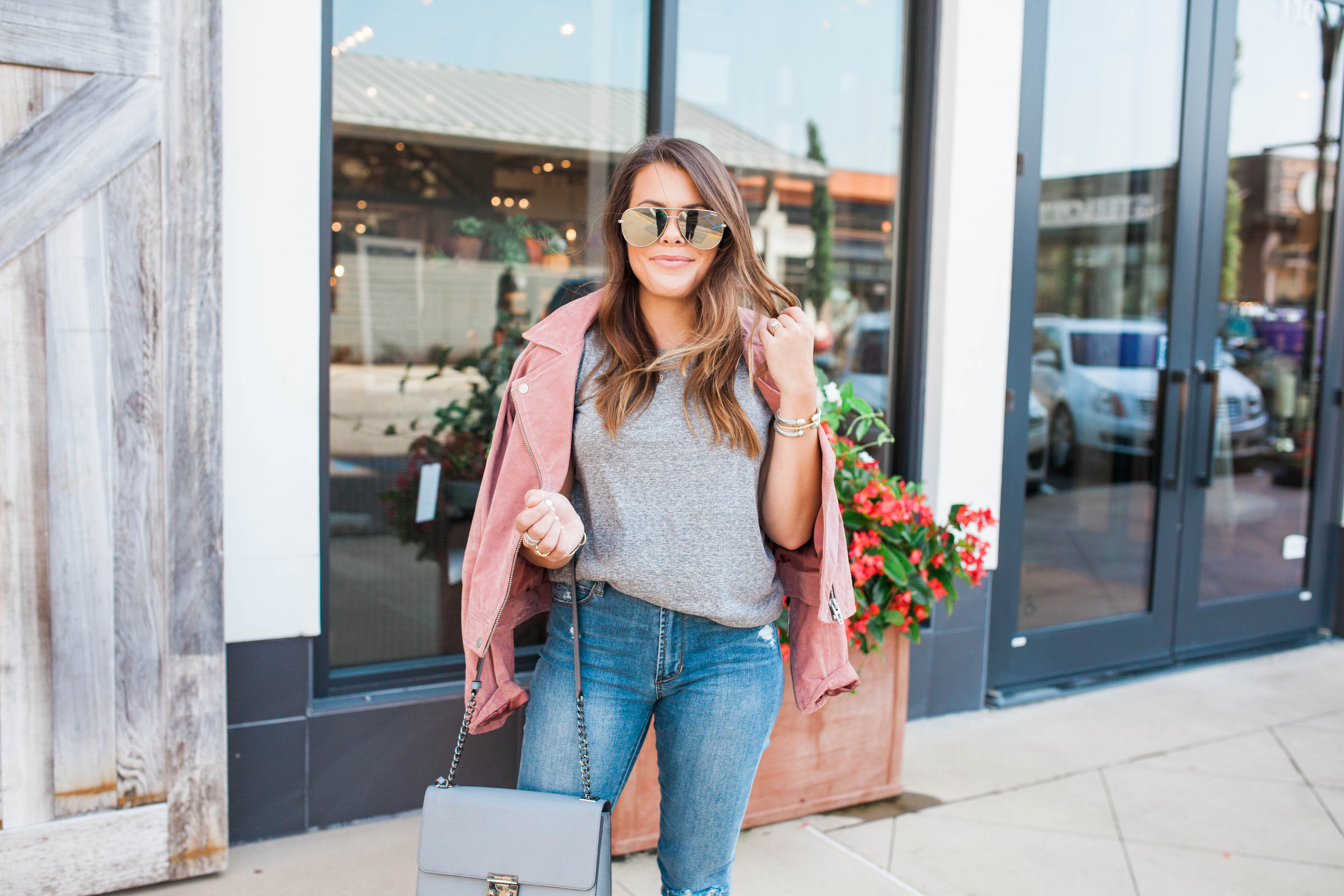 The BEST grey tee / Casual Fall Style 