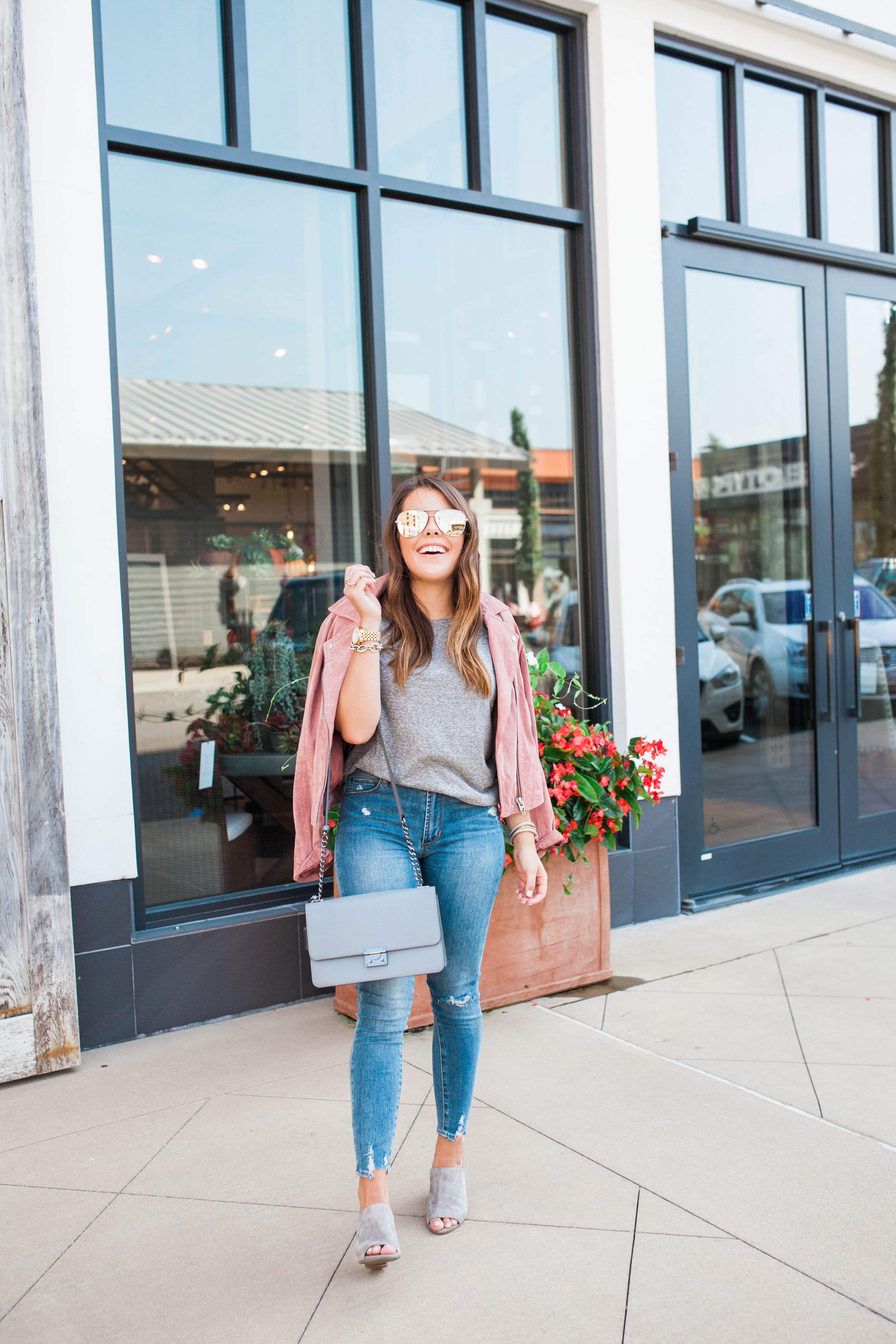 The BEST grey tee / Casual Fall Style 