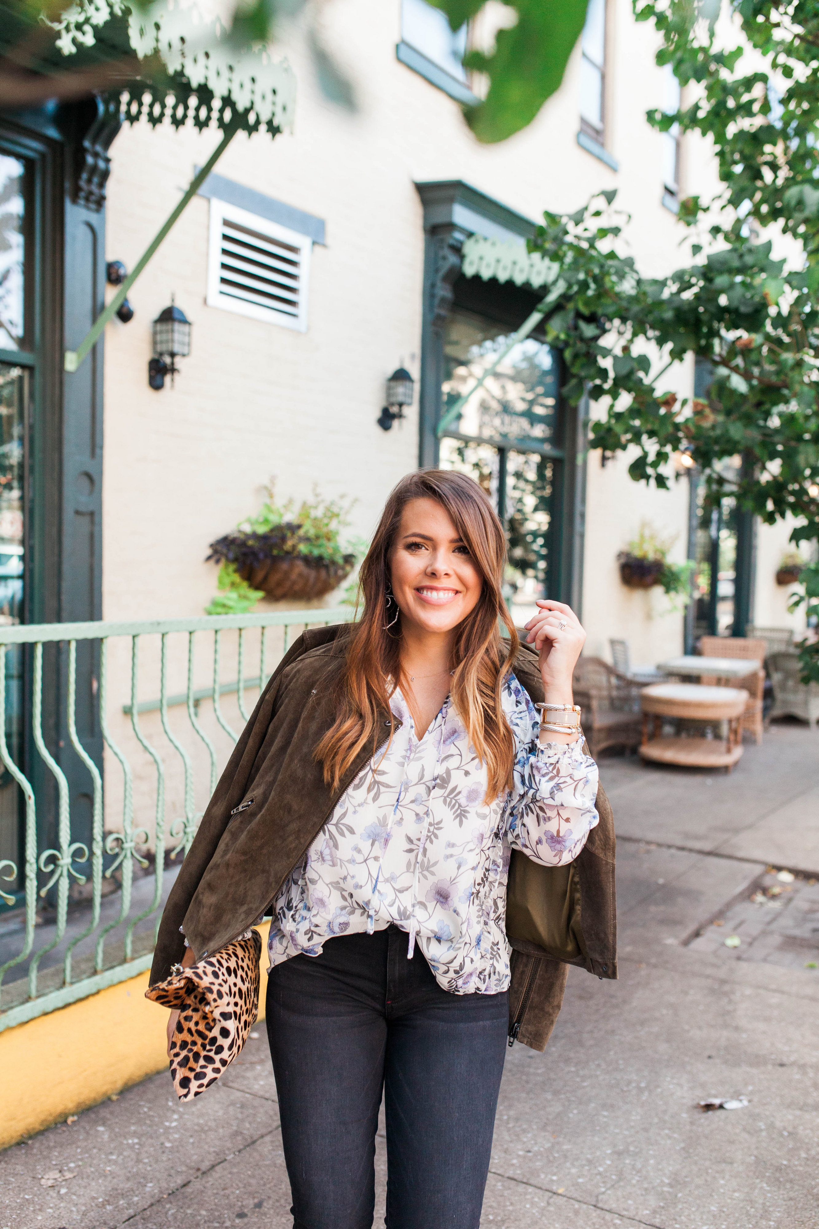 How to Wear a White Blouse for Fall / Casual Fall Outfit