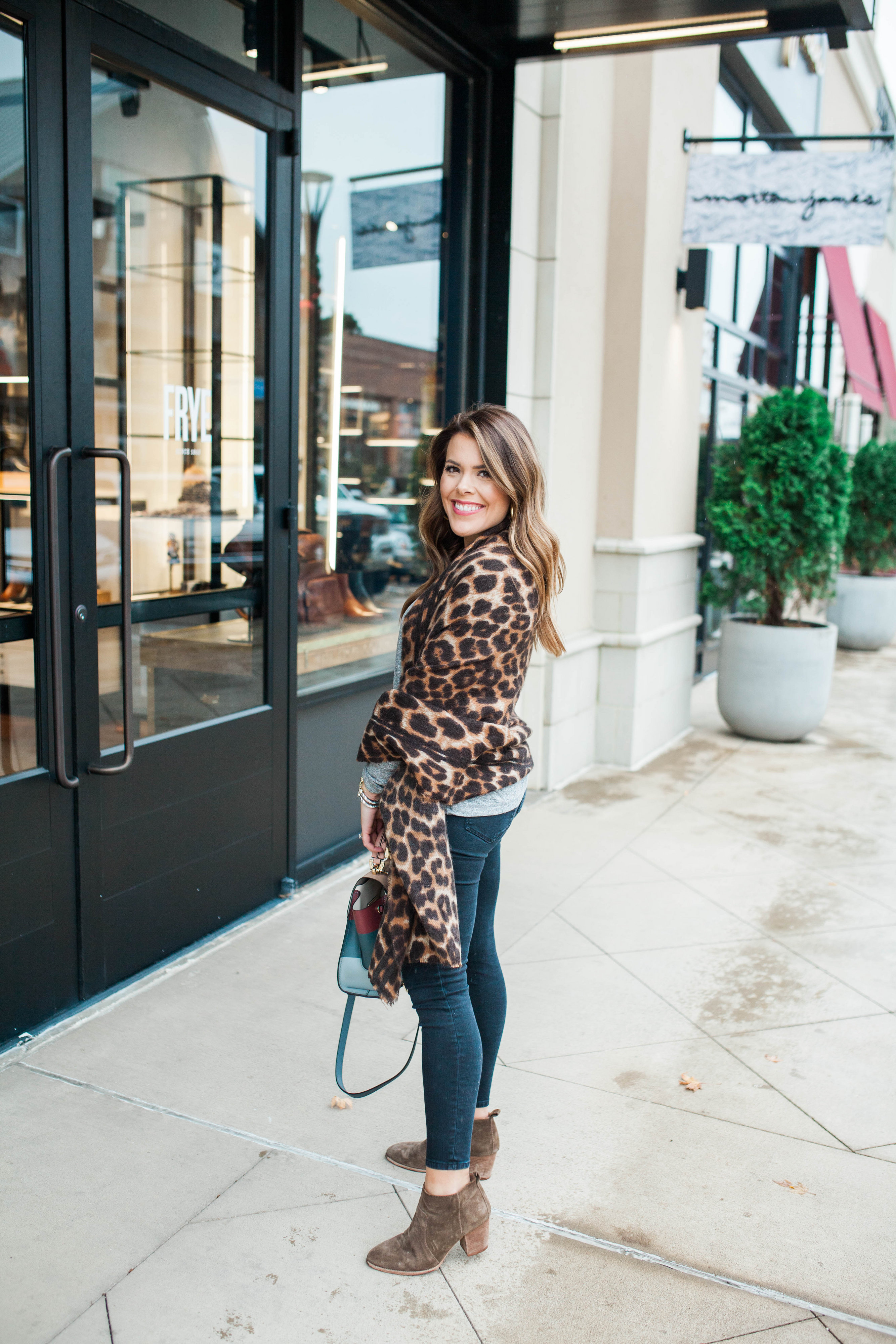 Leopard Scarf / Thanksgiving Outfit Idea