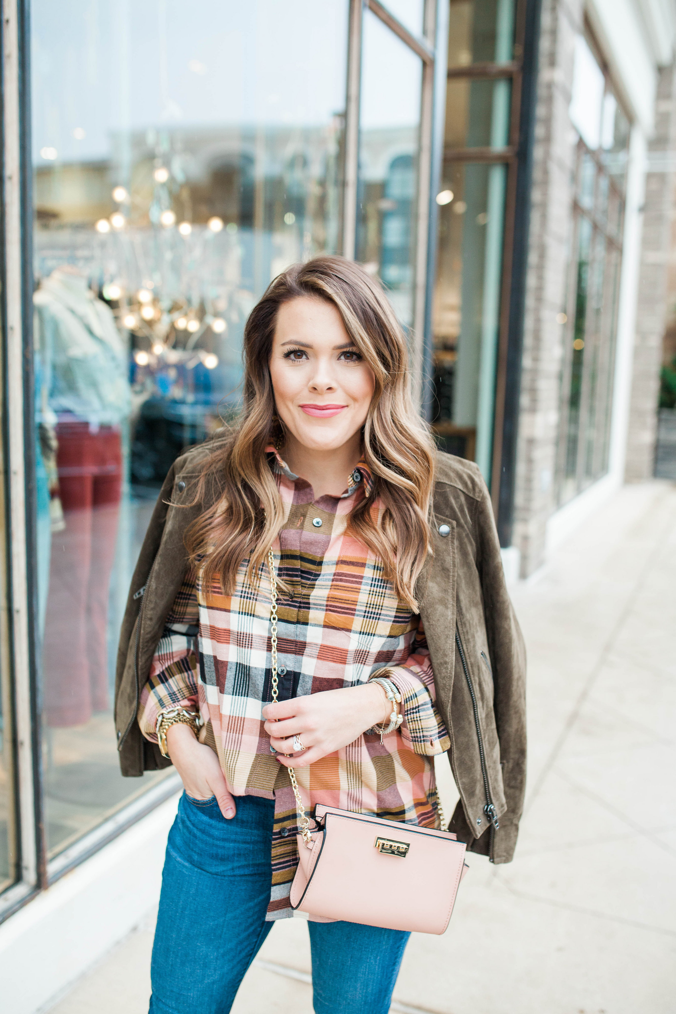 Plaid Button Up / Casual yet dressy Thanksgiving outfit idea