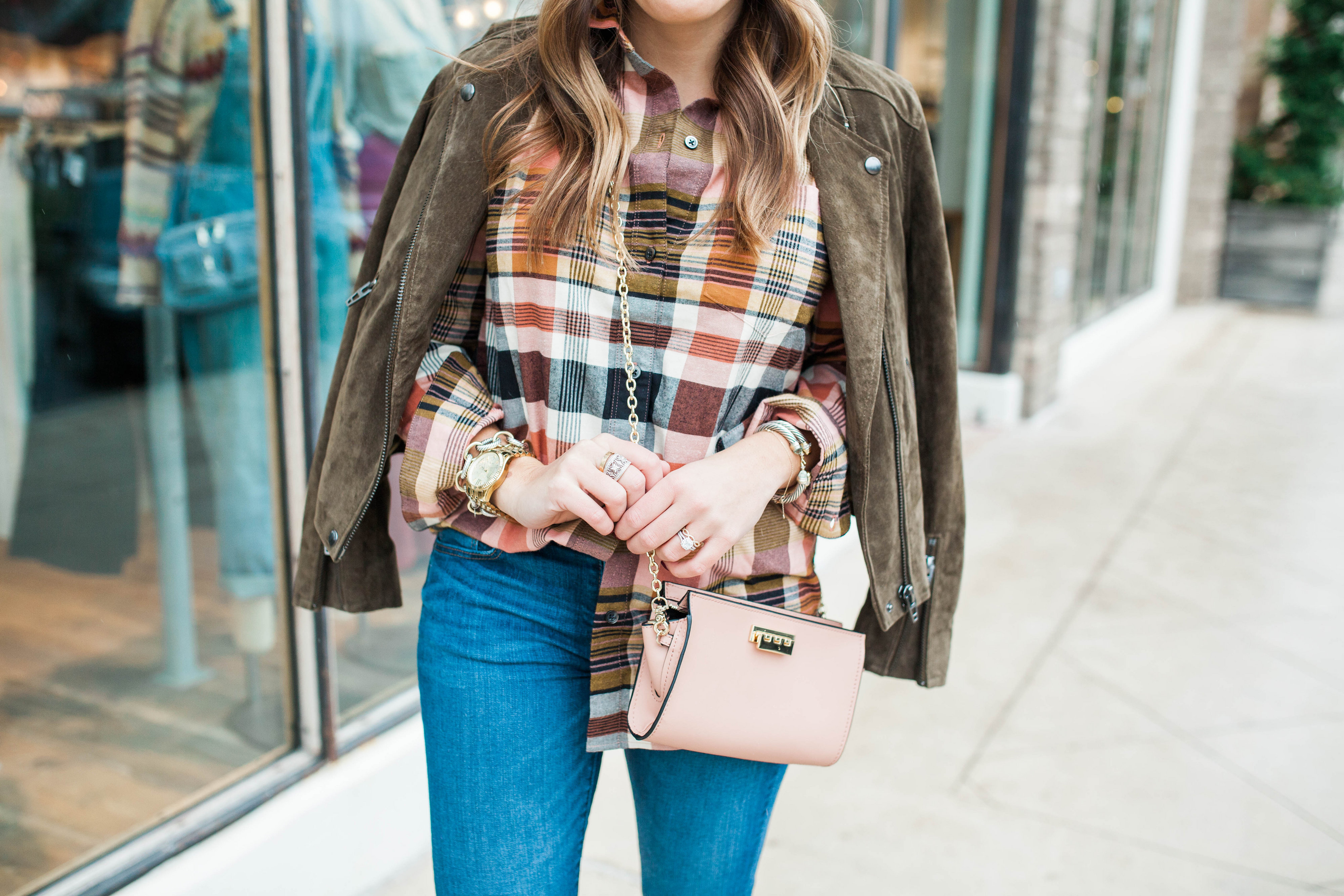 Plaid Button Up / Casual yet dressy Thanksgiving outfit idea