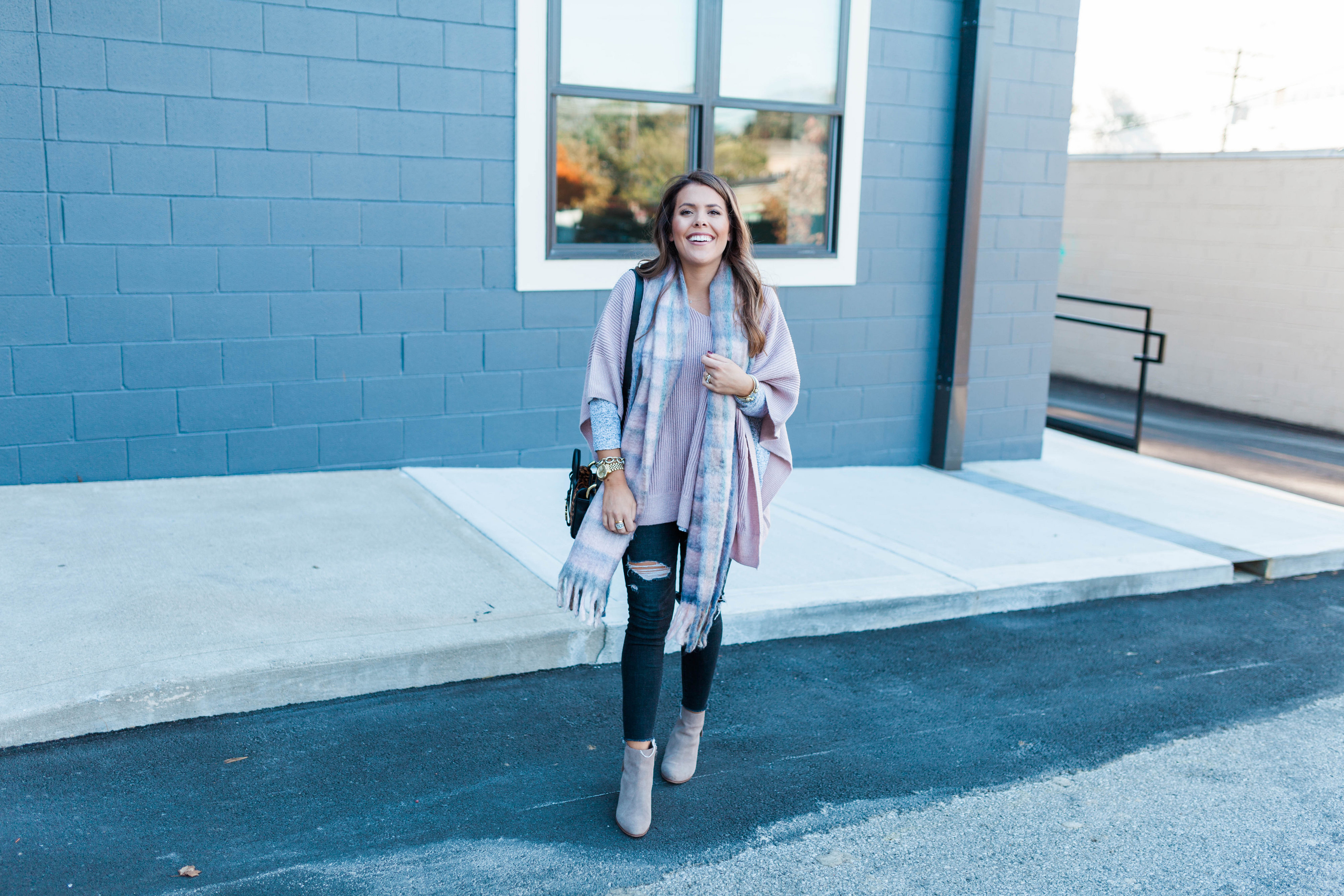 Fall Outfit Idea / Pink Poncho 