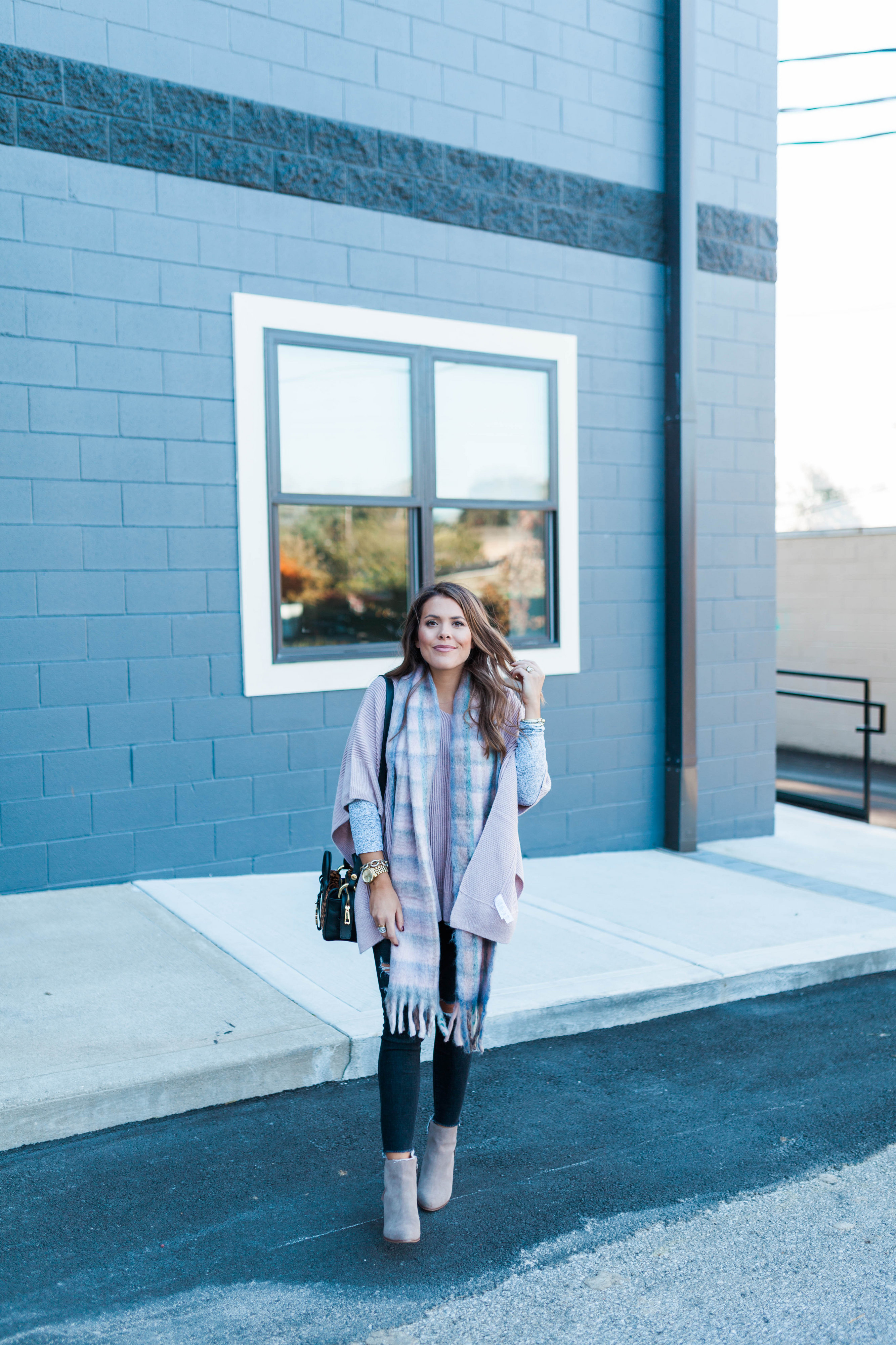 Fall Outfit Idea / Pink Poncho 