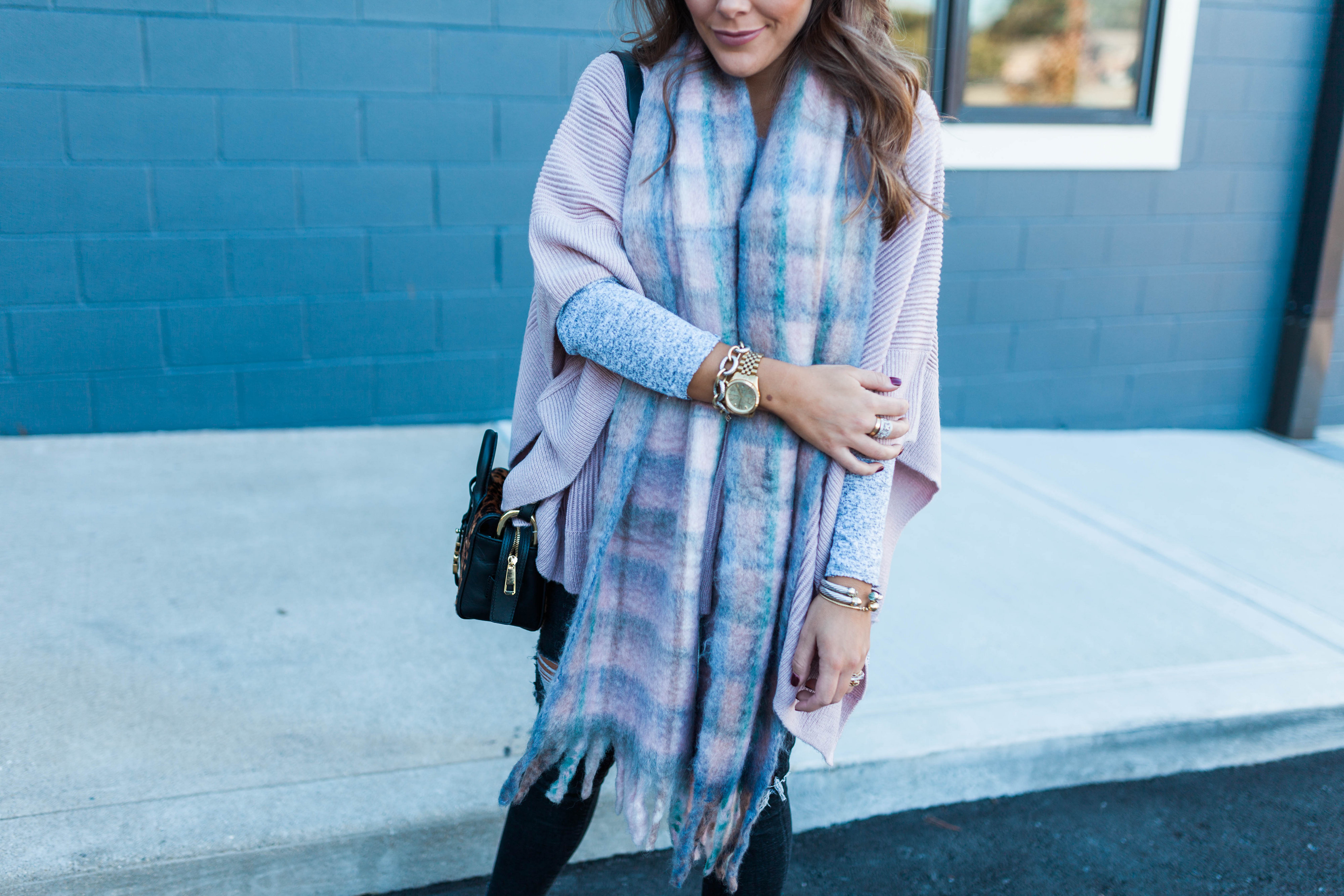 Fall Outfit Idea / Pink Poncho 