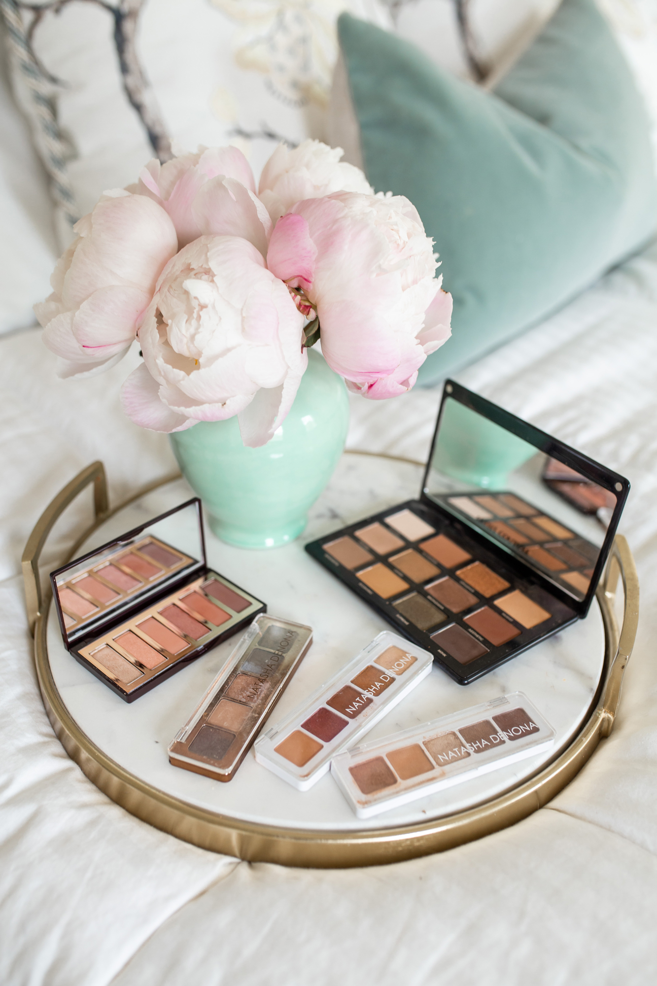 Best Eyeshadow Palettes / Glitter & Gingham 