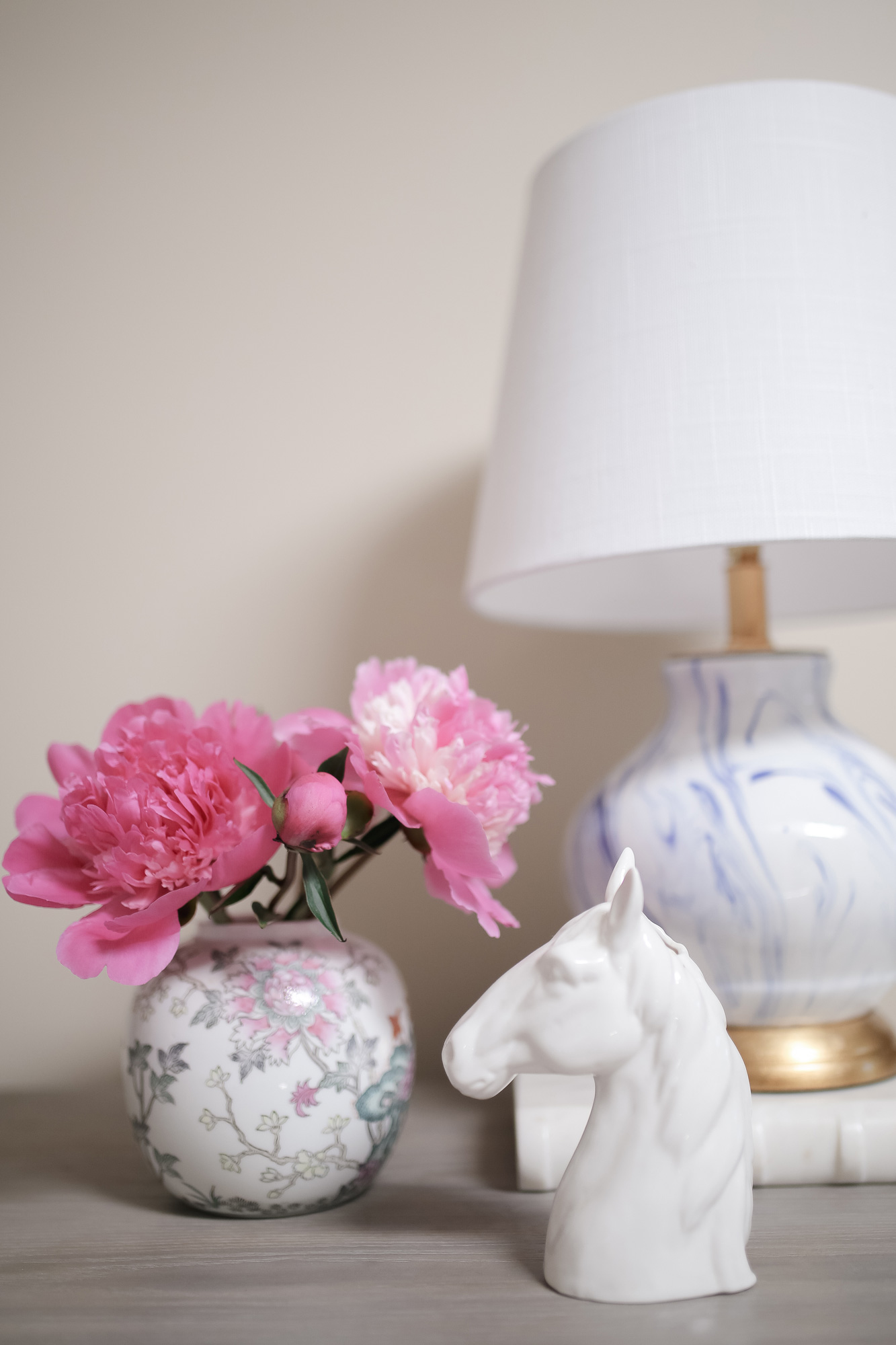 Bedside table decor / Glitter & Gingham 