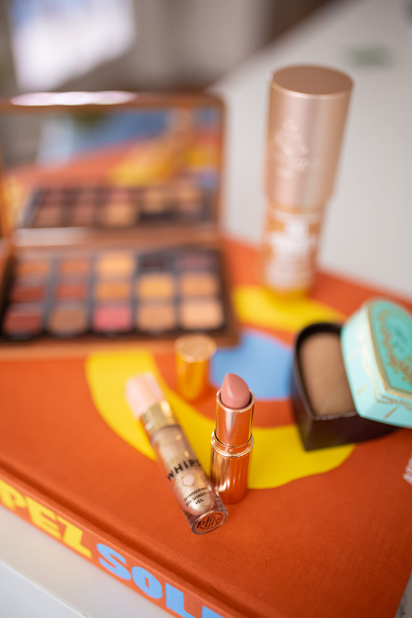 Sol de Janero, Charlotte Tilbury, Too Faced / Glitter & Gingham 