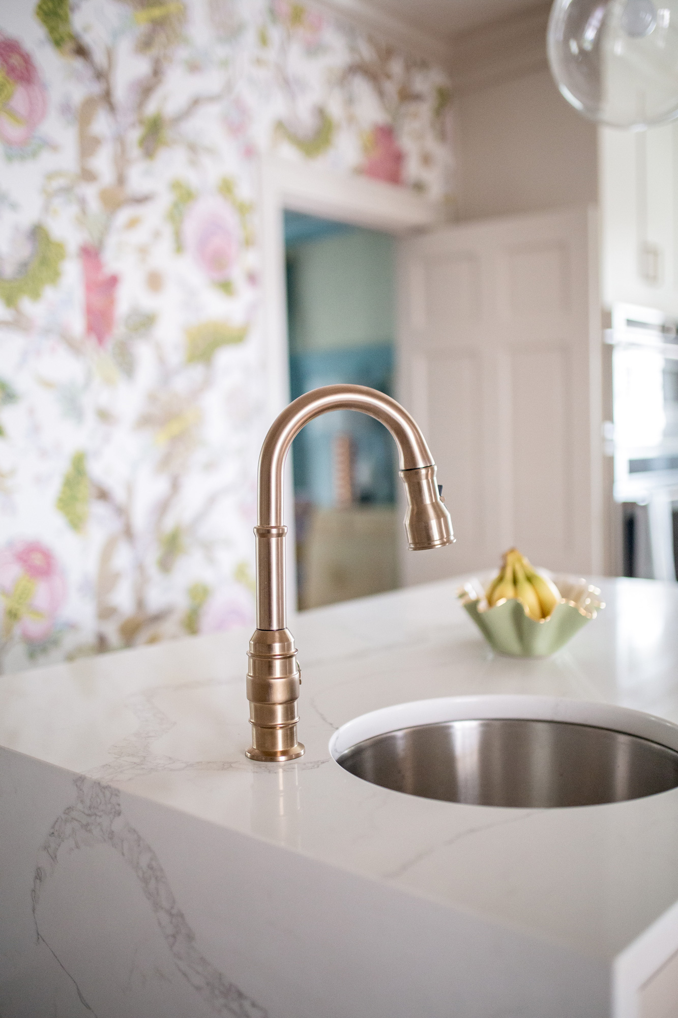Prep Sink in Kitchen Design / Glitter & Gingham 