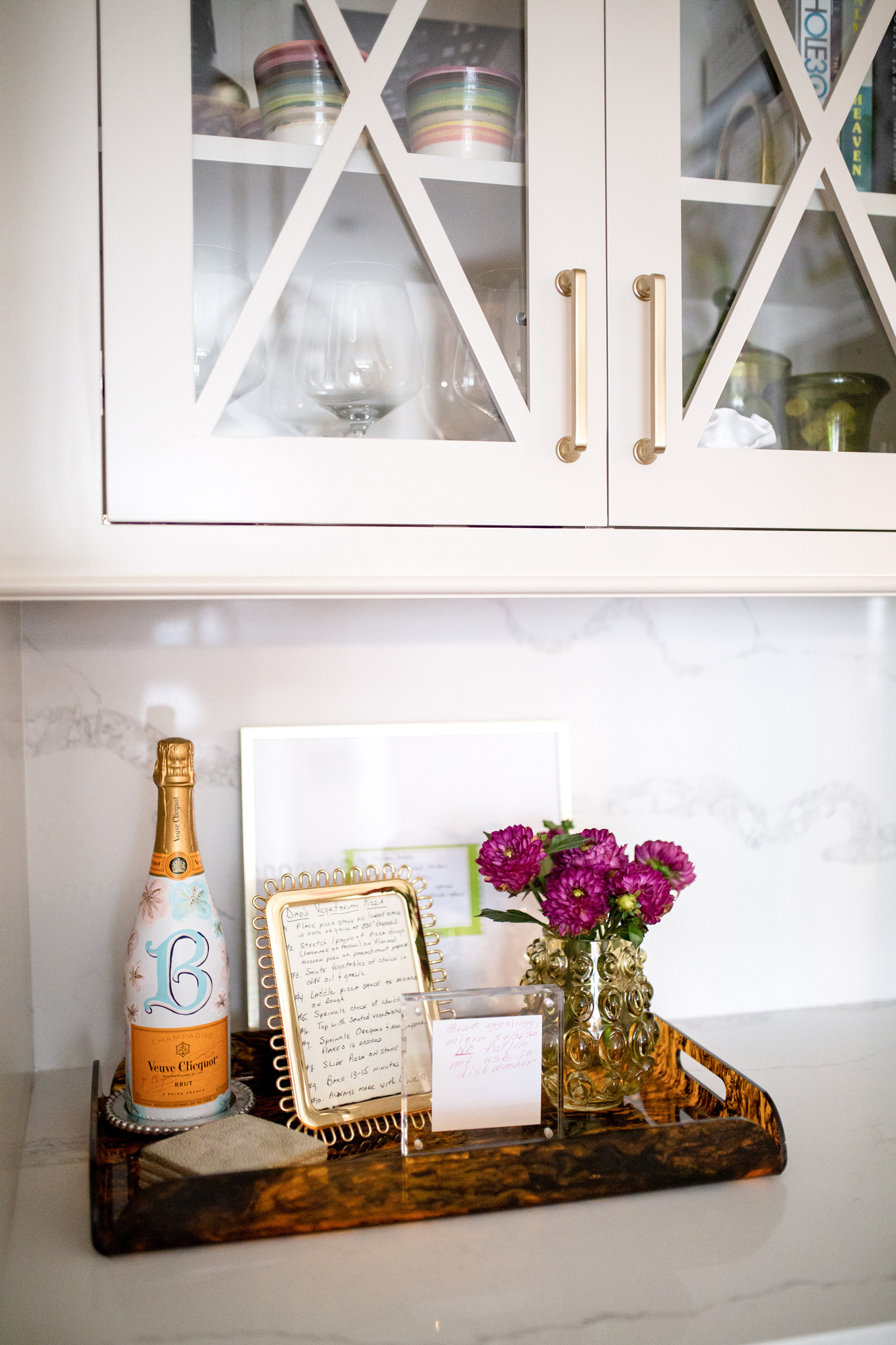 Southern Transitional Kitchen / Glitter & Gingham