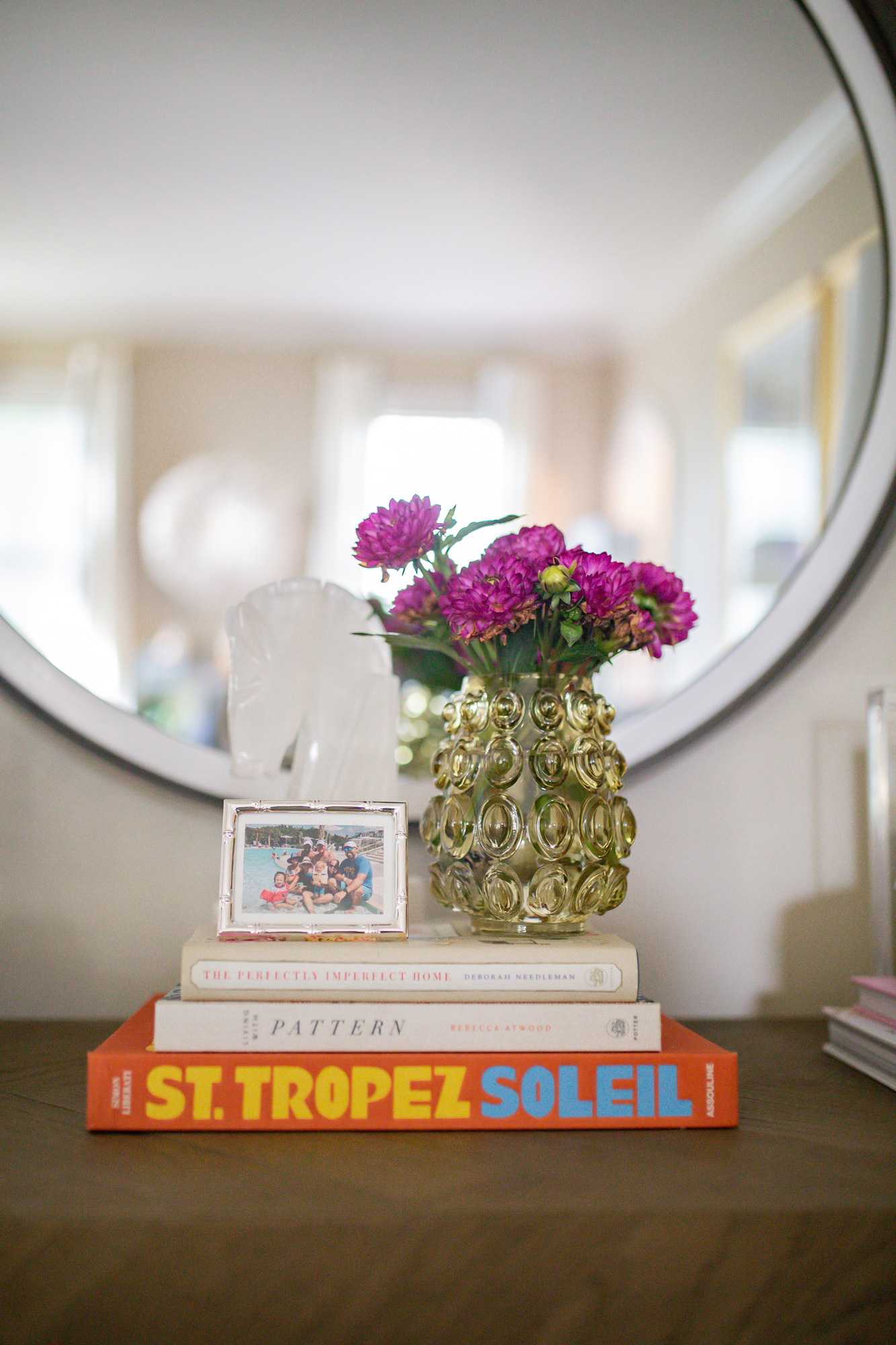 How to style a console table / Glitter & Gingham 