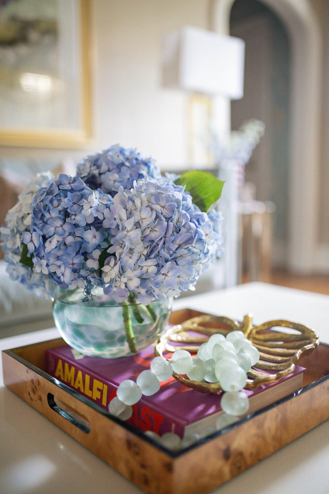 Coffee table styling / Glitter & Gingham 