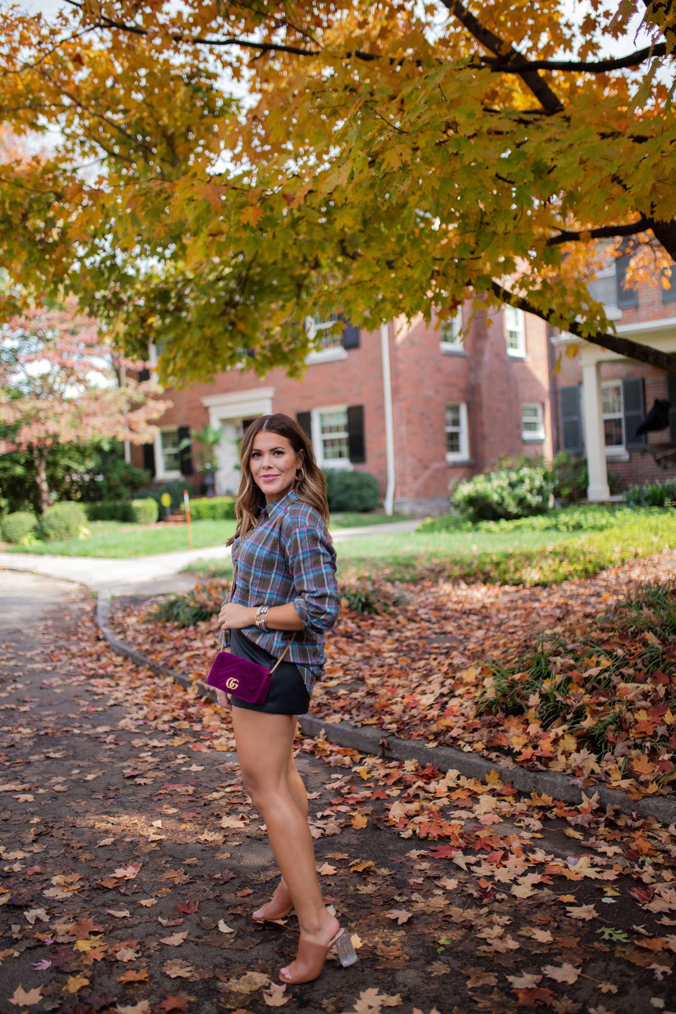 5 ways to style a flannel for fall / glitter & gingham 