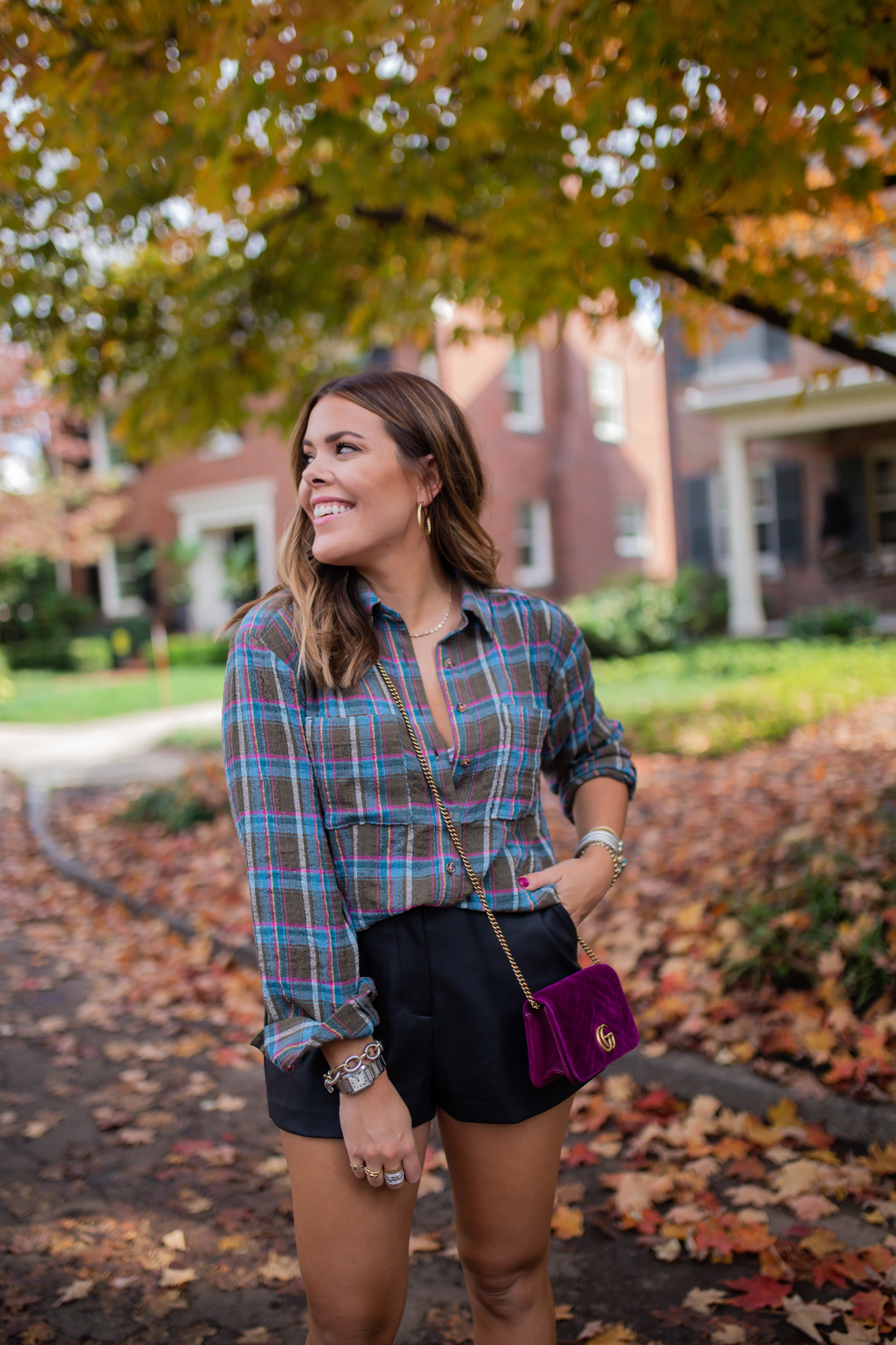 how to wear leather shorts for fall / glitter & Gingham 