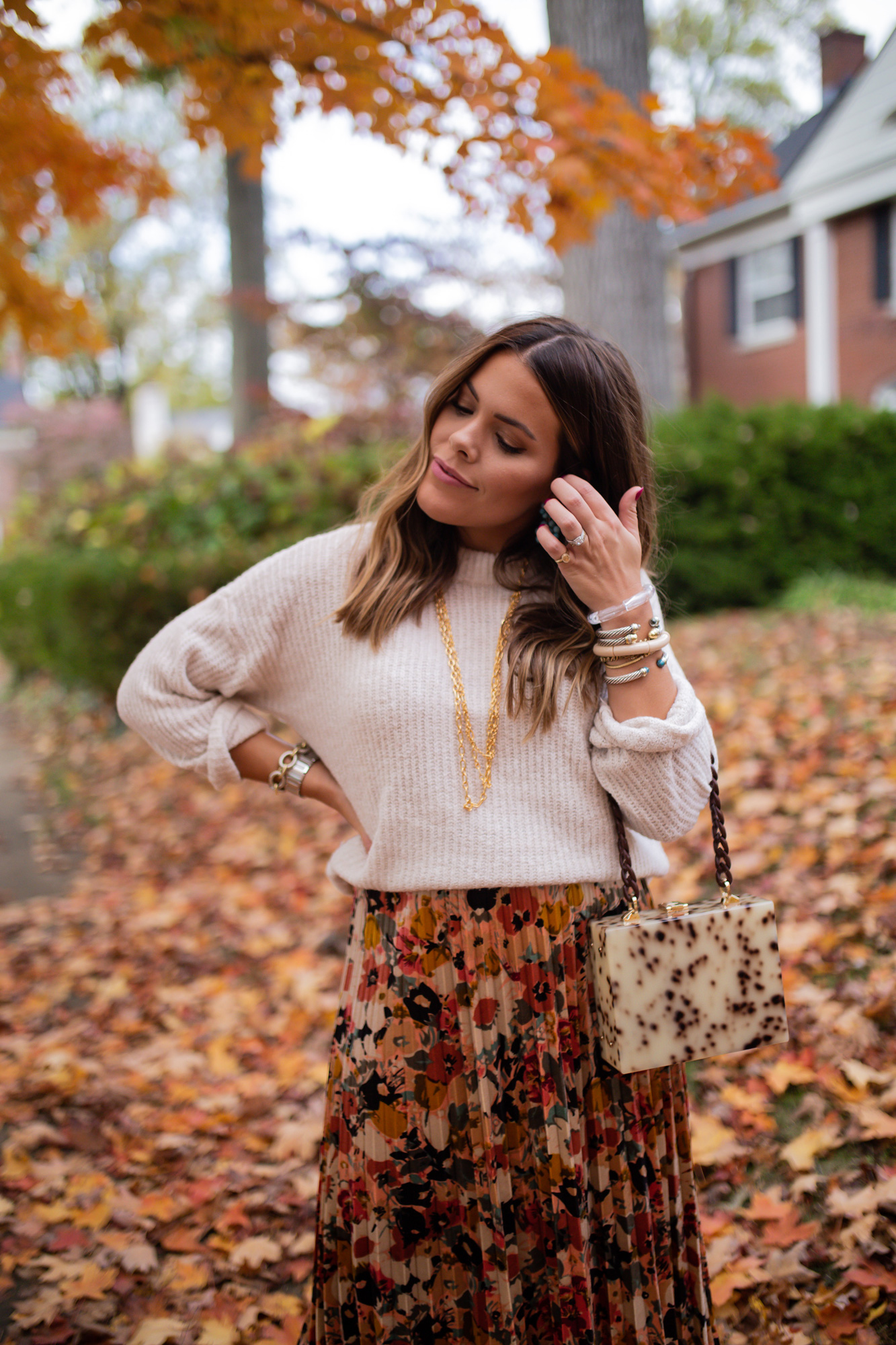 How to Style a Midi Skirt for Fall / Glitter & Gingham 