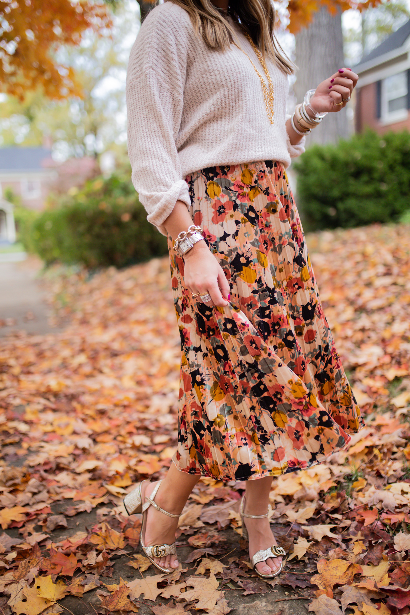 How to Style a Midi Skirt for Fall / Glitter & Gingham 