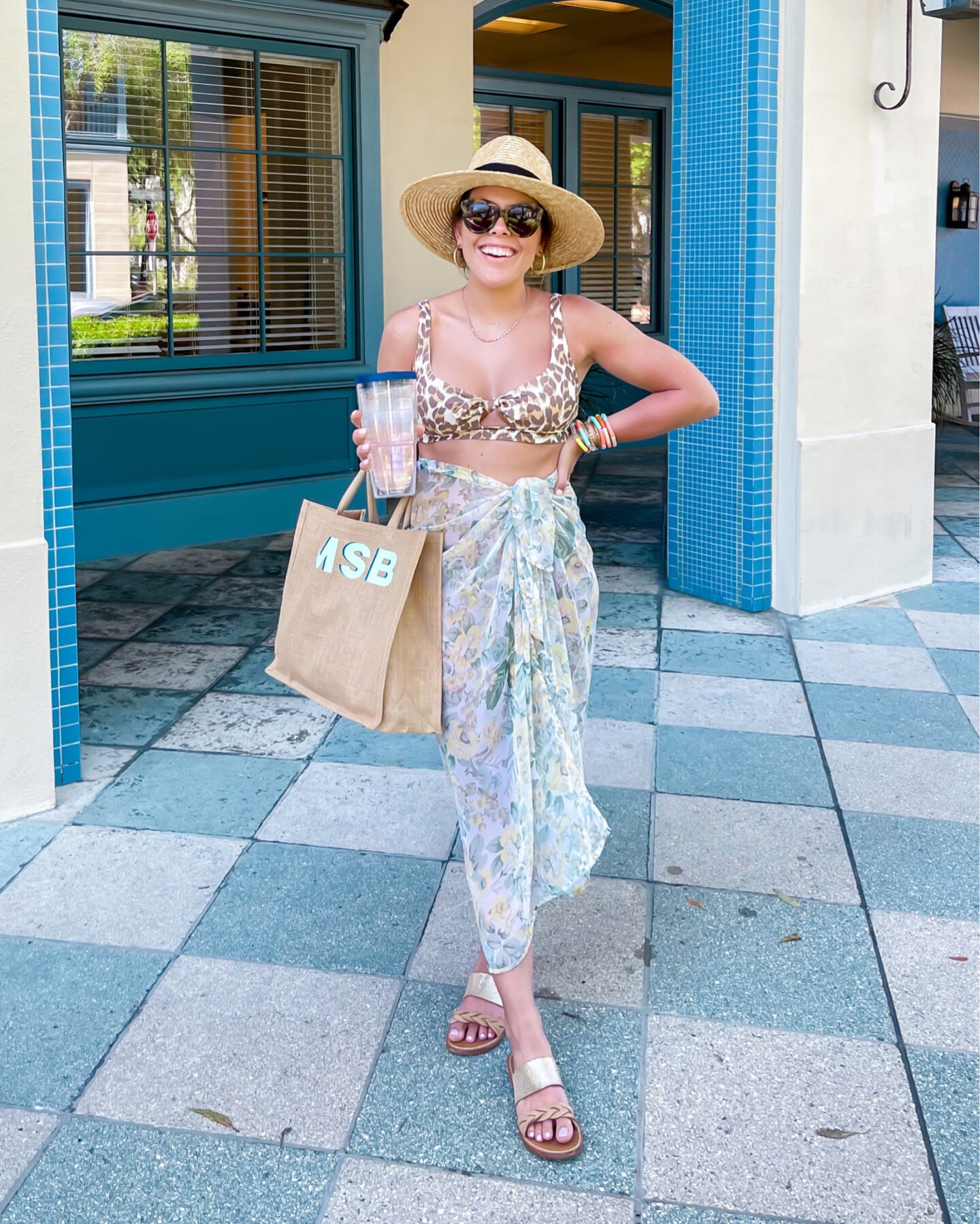 What to pack for a beach trip / Glitter & Gingham 